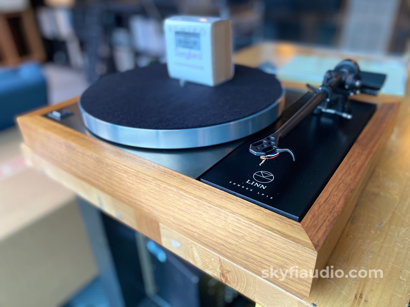 Linn Lp12 Transcription Table With Factory Lingo Power Supply And New Sumiko Mc Cartridge Turntable