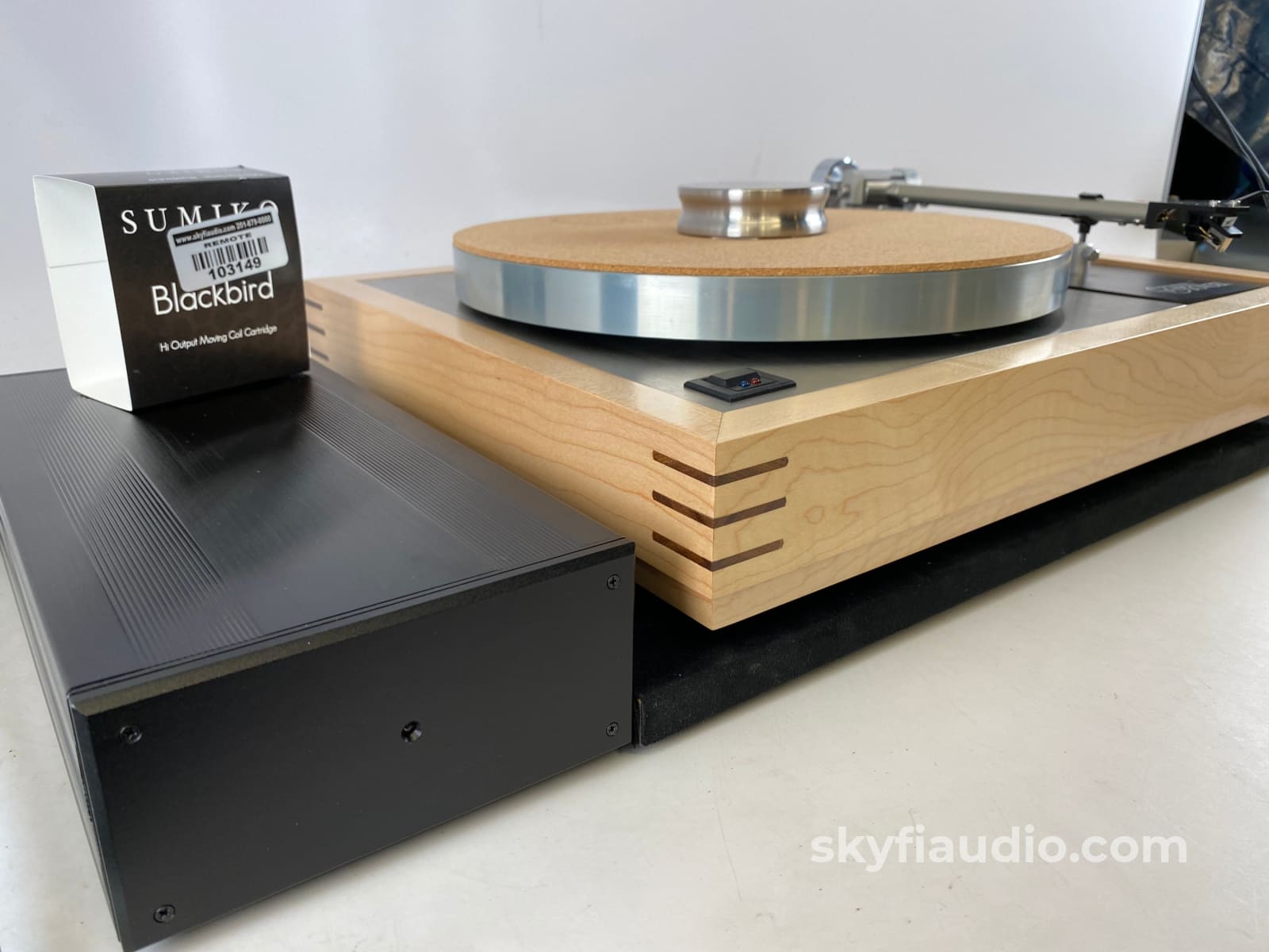 Linn Lp12 Transcription Turntable With Custom Plinth And New Sumiko Cartridge