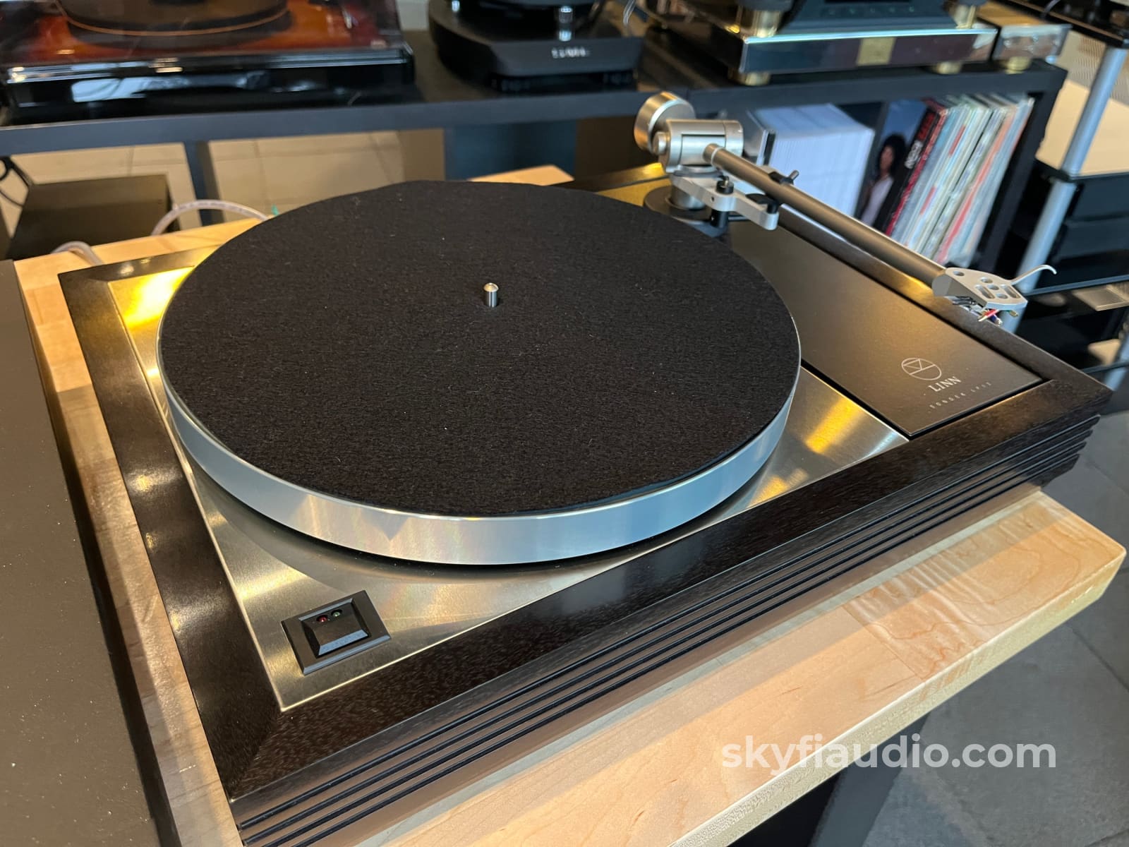 Linn LP12 Turntable - W/ Upgrades + Lyra Kleos Cartridge - Turntable