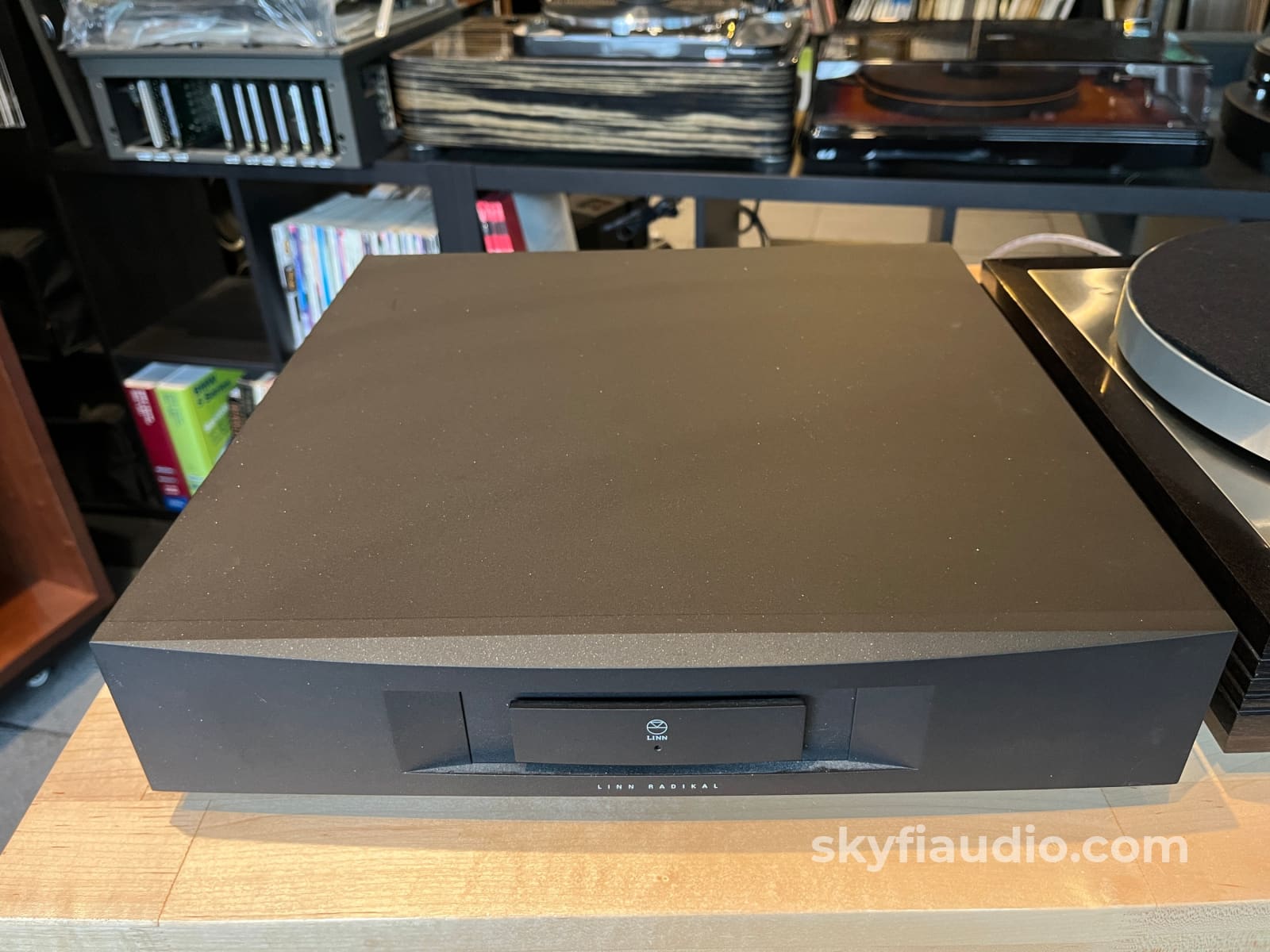 Linn LP12 Turntable - W/ Upgrades + Lyra Kleos Cartridge - Turntable