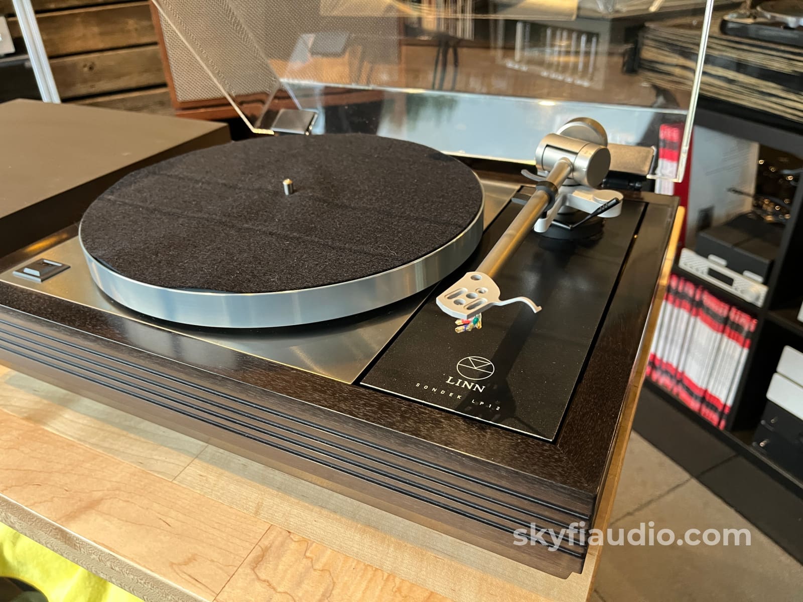 Linn LP12 Turntable - W/ Upgrades + Lyra Kleos Cartridge - Turntable