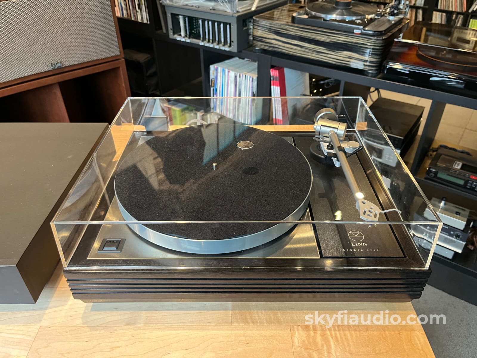 Linn LP12 Turntable - W/ Upgrades + Lyra Kleos Cartridge - Turntable
