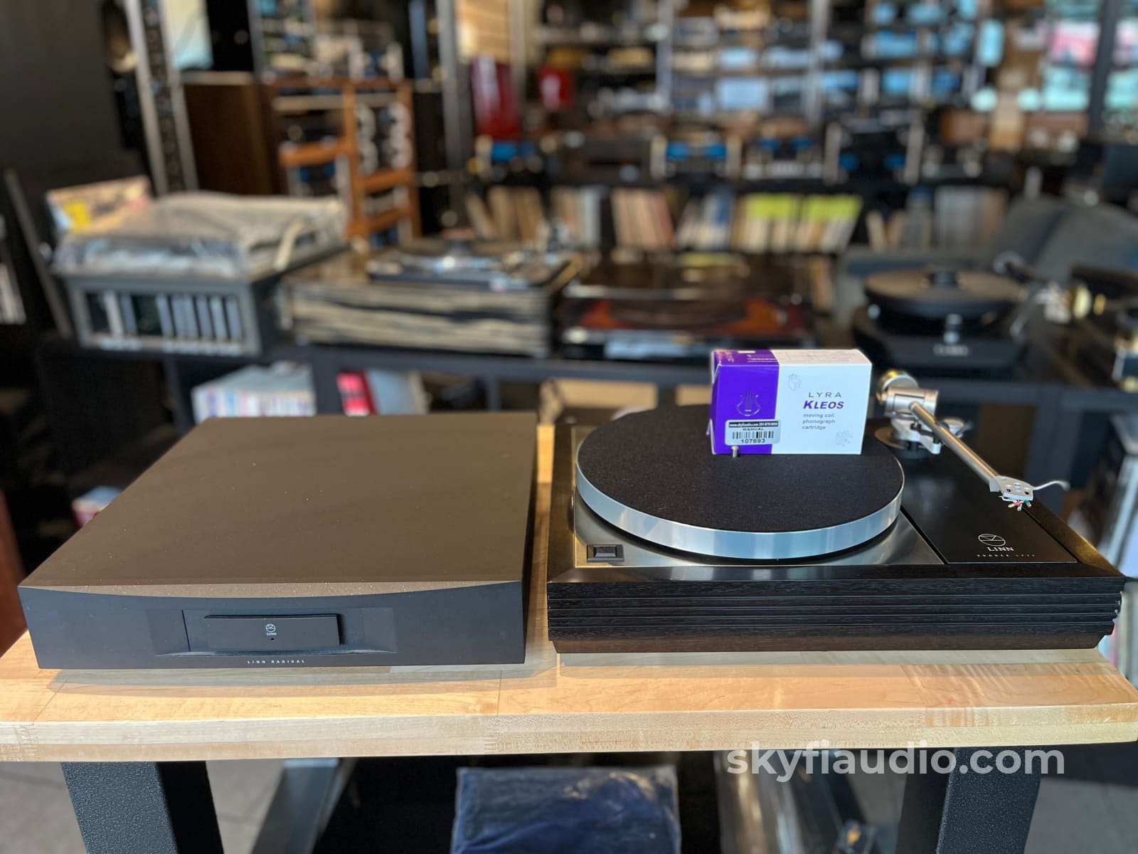 Linn LP12 Turntable - W/ Upgrades + Lyra Kleos Cartridge - Turntable