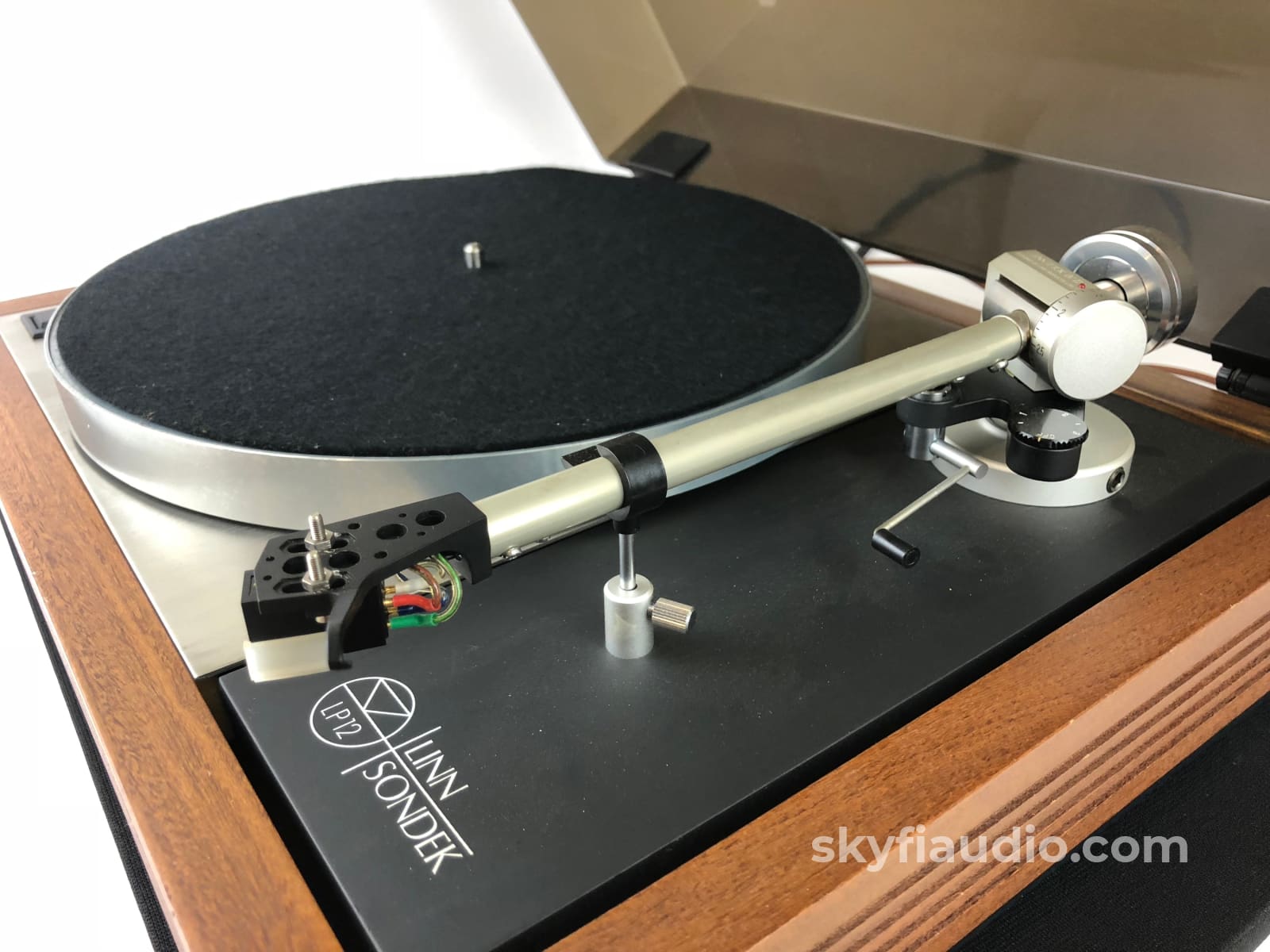Linn Lp12 Turntable With Ittok Lv Ii Arm And New Grado Black Cartridge