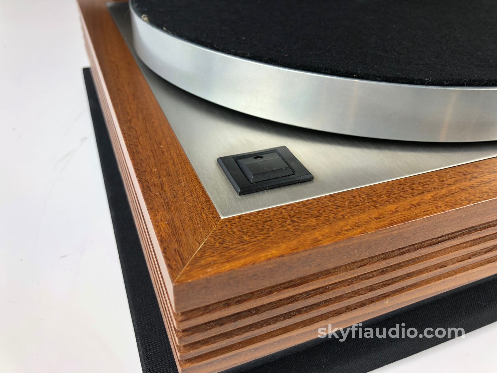 Linn Lp12 Turntable With Ittok Lv Ii Arm And New Grado Black Cartridge