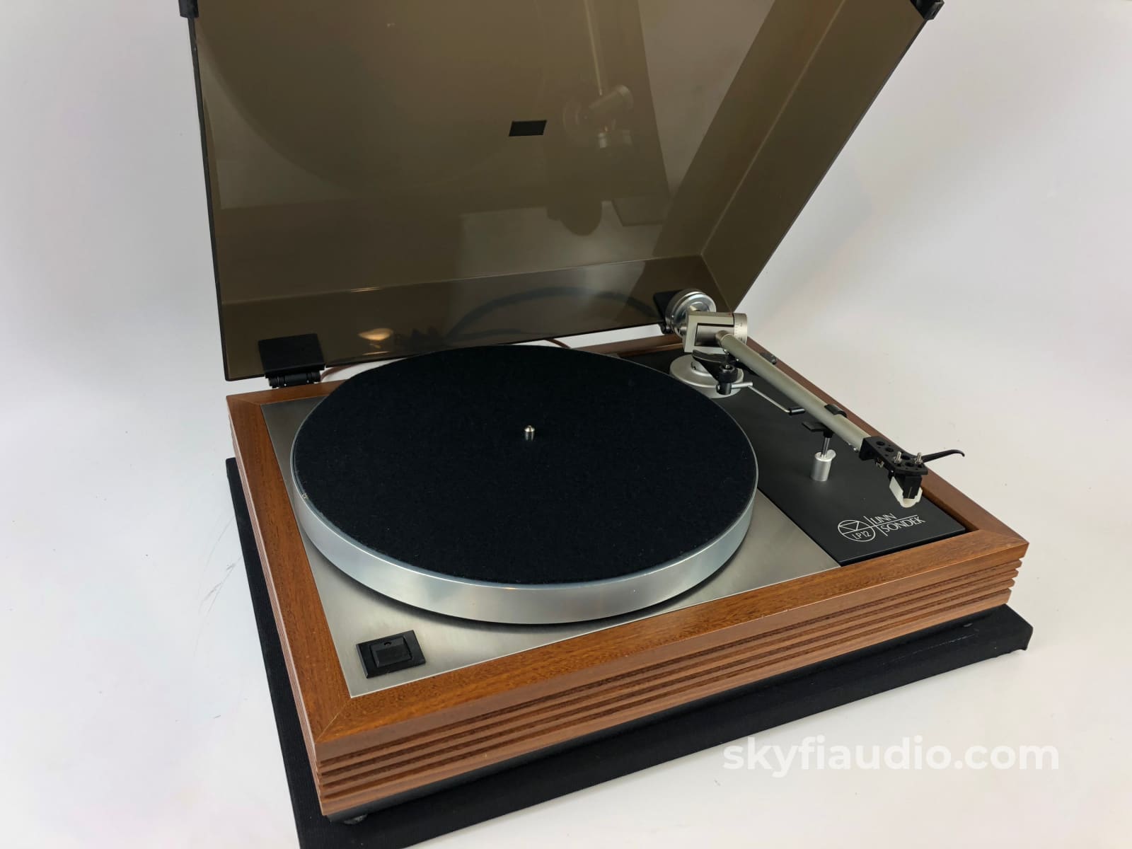 Linn Lp12 Turntable With Ittok Lv Ii Arm And New Grado Black Cartridge