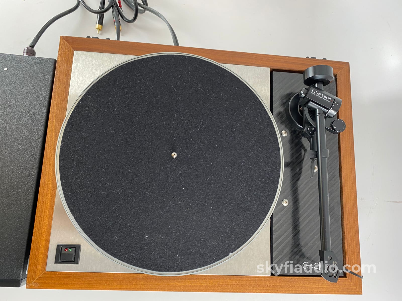 Linn Lp12 Turntable With Lingo Power Supply And New Sumiko Cartridge