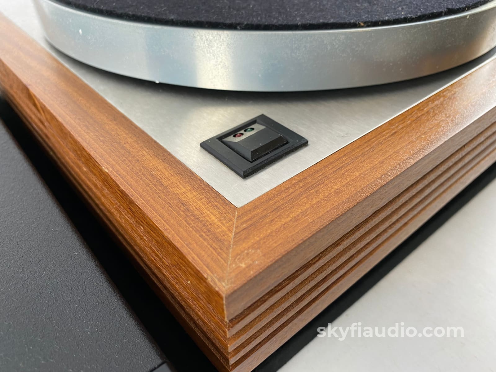 Linn Lp12 Turntable With Lingo Power Supply And New Sumiko Cartridge