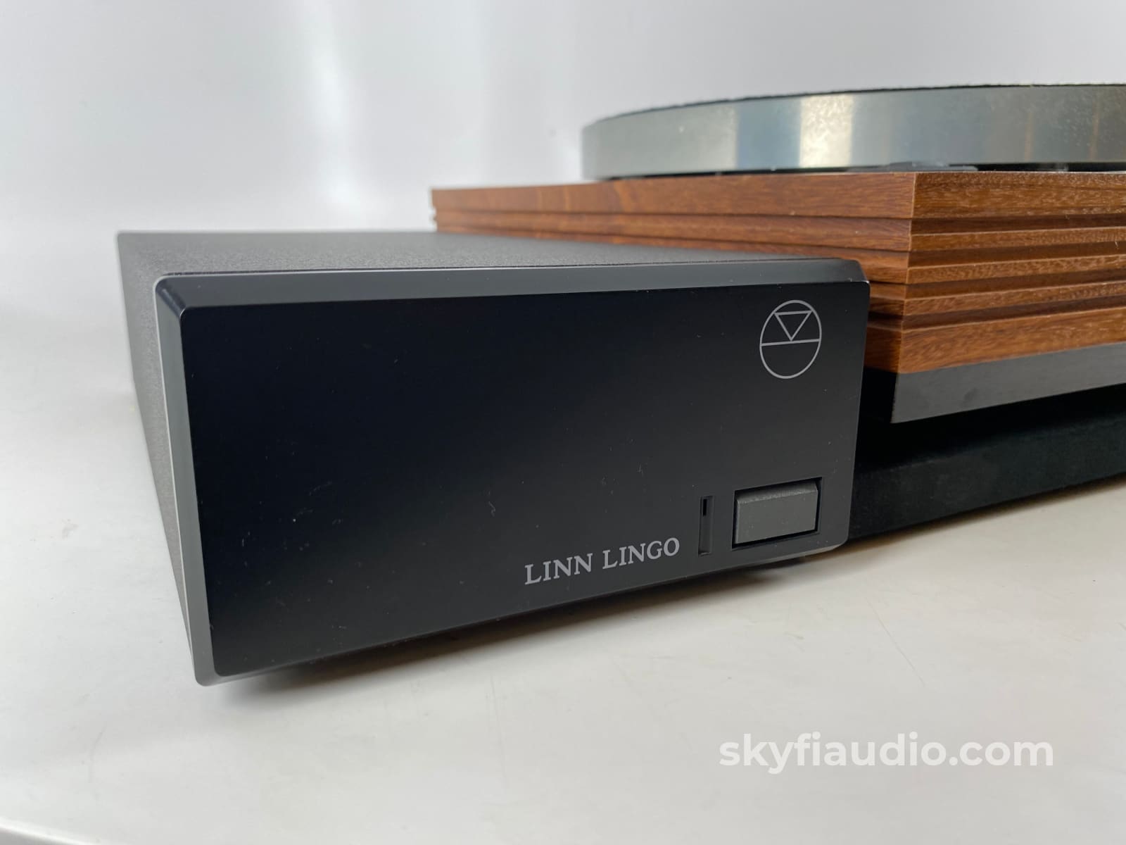 Linn Lp12 Turntable With Lingo Power Supply And New Sumiko Cartridge