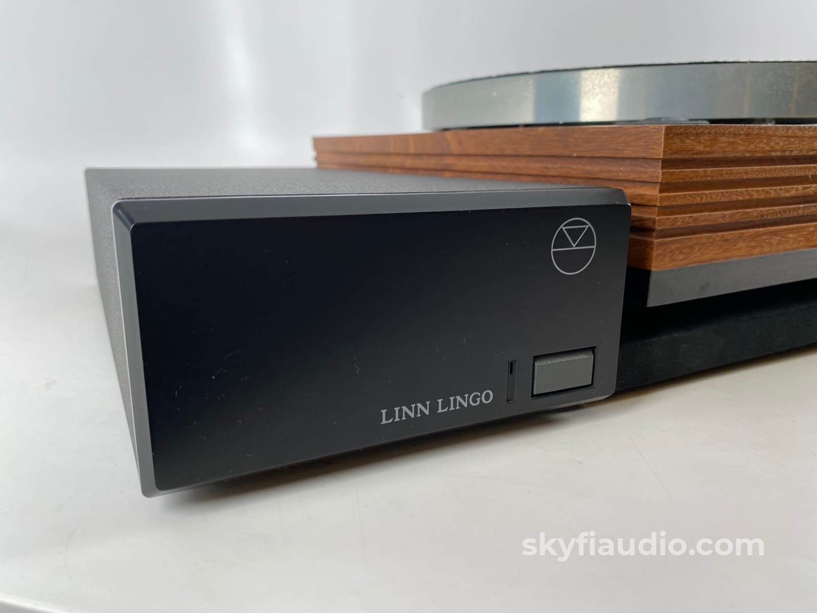 Linn LP12 Turntable with Lingo Power Supply and New Sumiko Cartridge