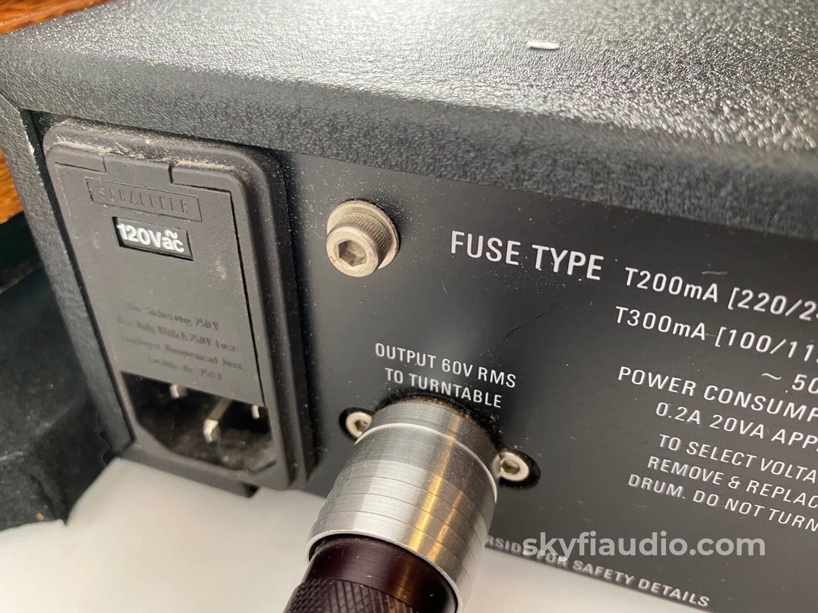 Linn LP12 Turntable with Lingo Power Supply and New Sumiko Cartridge