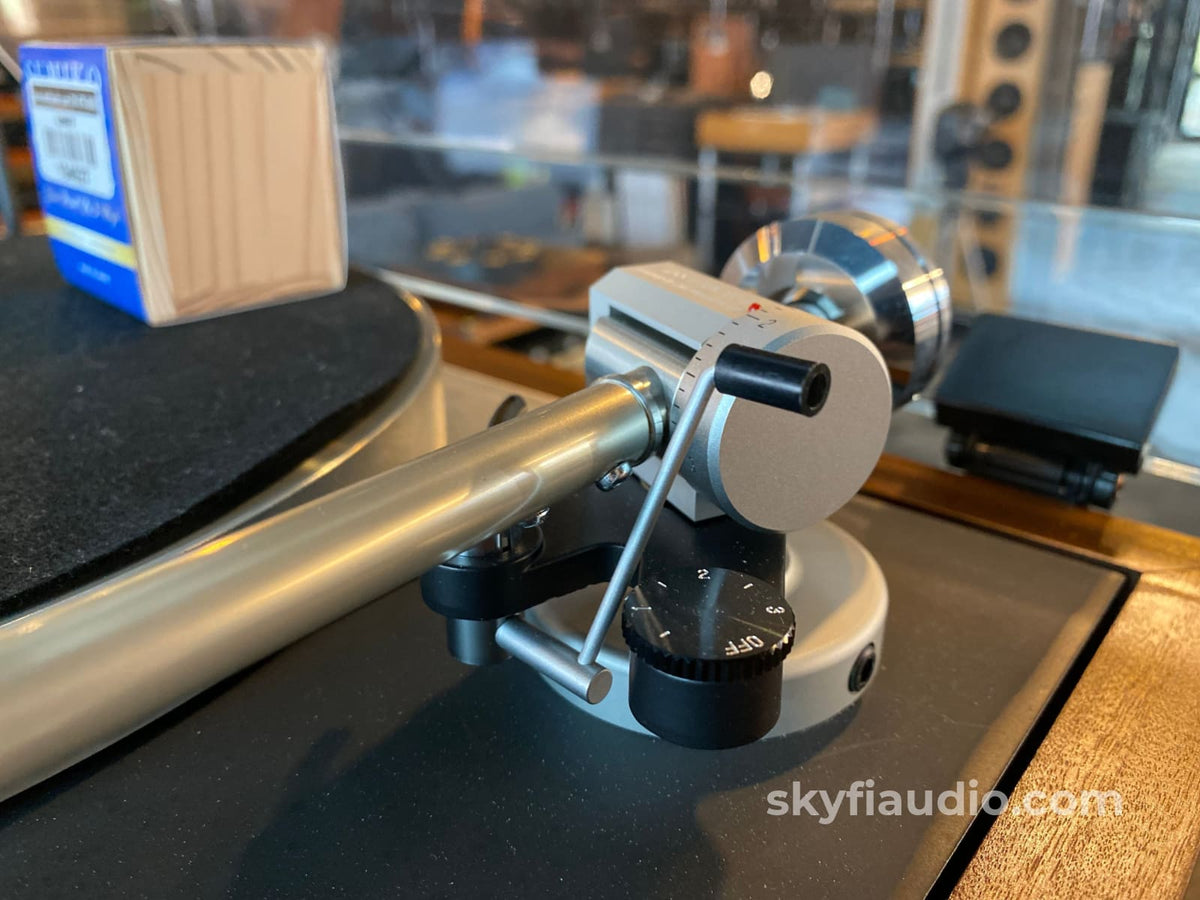 Linn Lp12 Wit Ittok Arm And New Sumiko Bluepoint No.3 Mc Cartridge Turntable