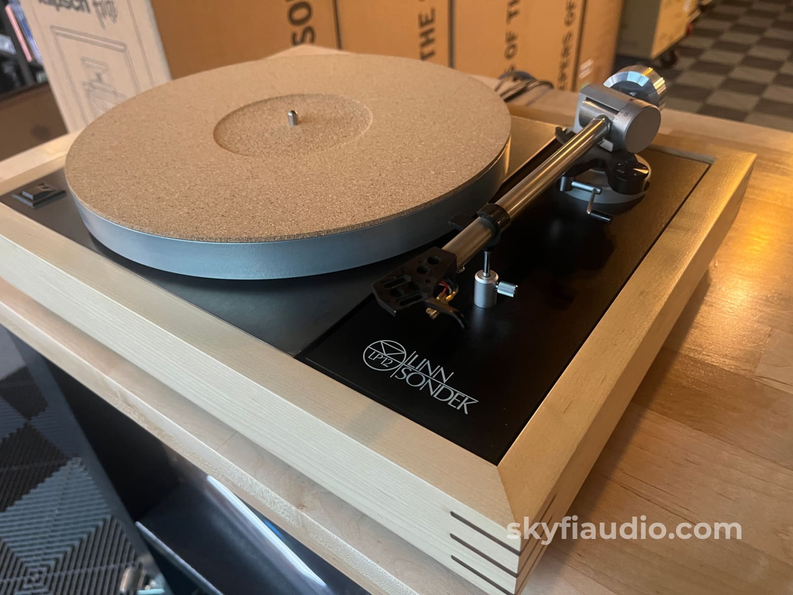 Linn Sondek LP12 w/ Custom Wood Plinth + New Hana MH Cartridge Turntable