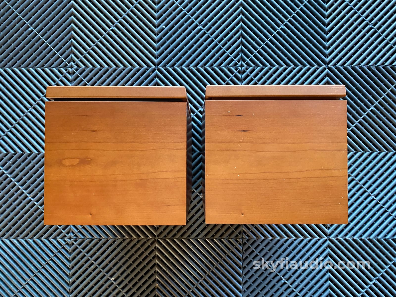 Linn Tukan Bookshelf Speaker In Teak - Made The Uk Speakers