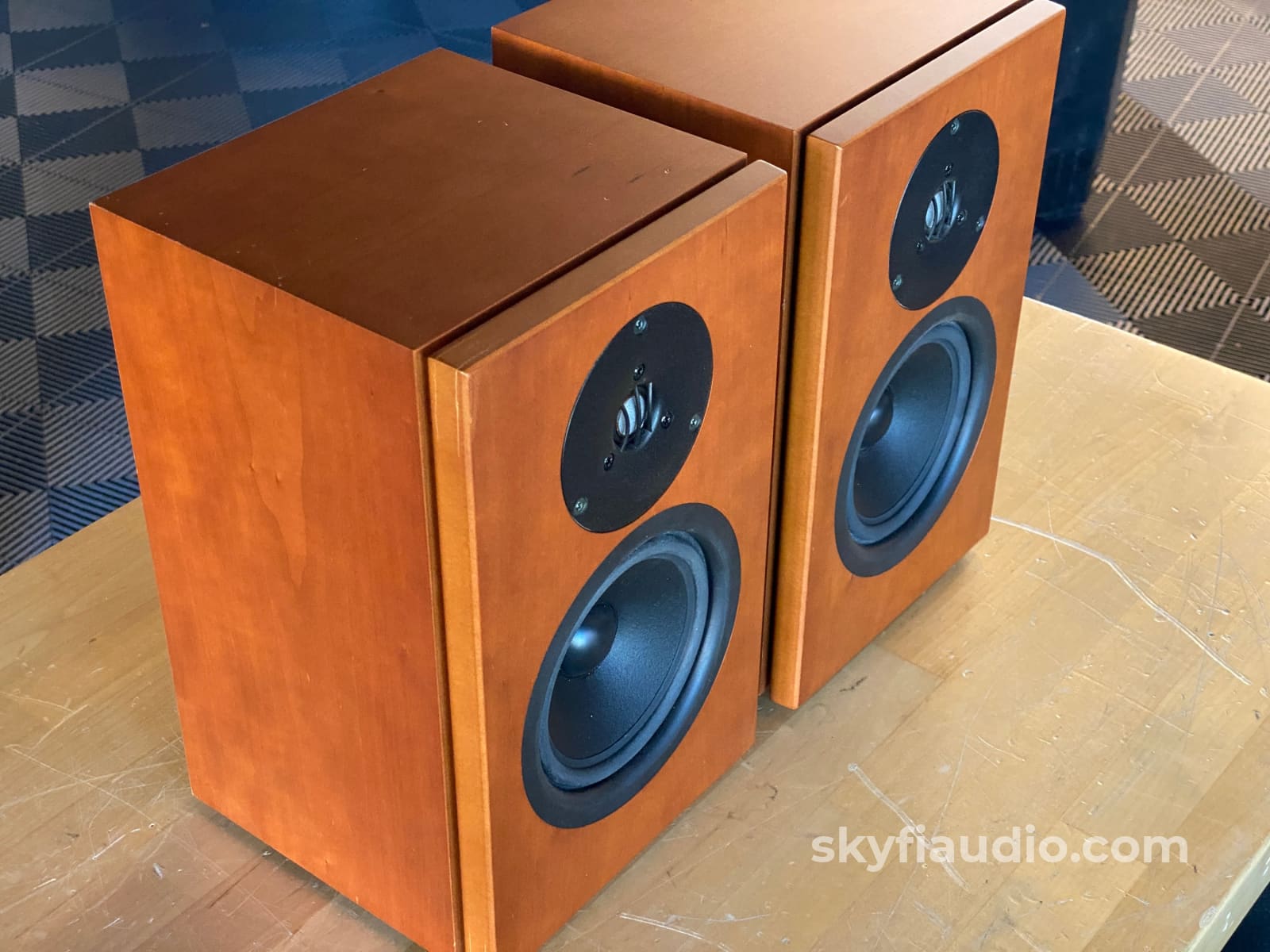 Linn Tukan Bookshelf Speaker In Teak - Made The Uk Speakers