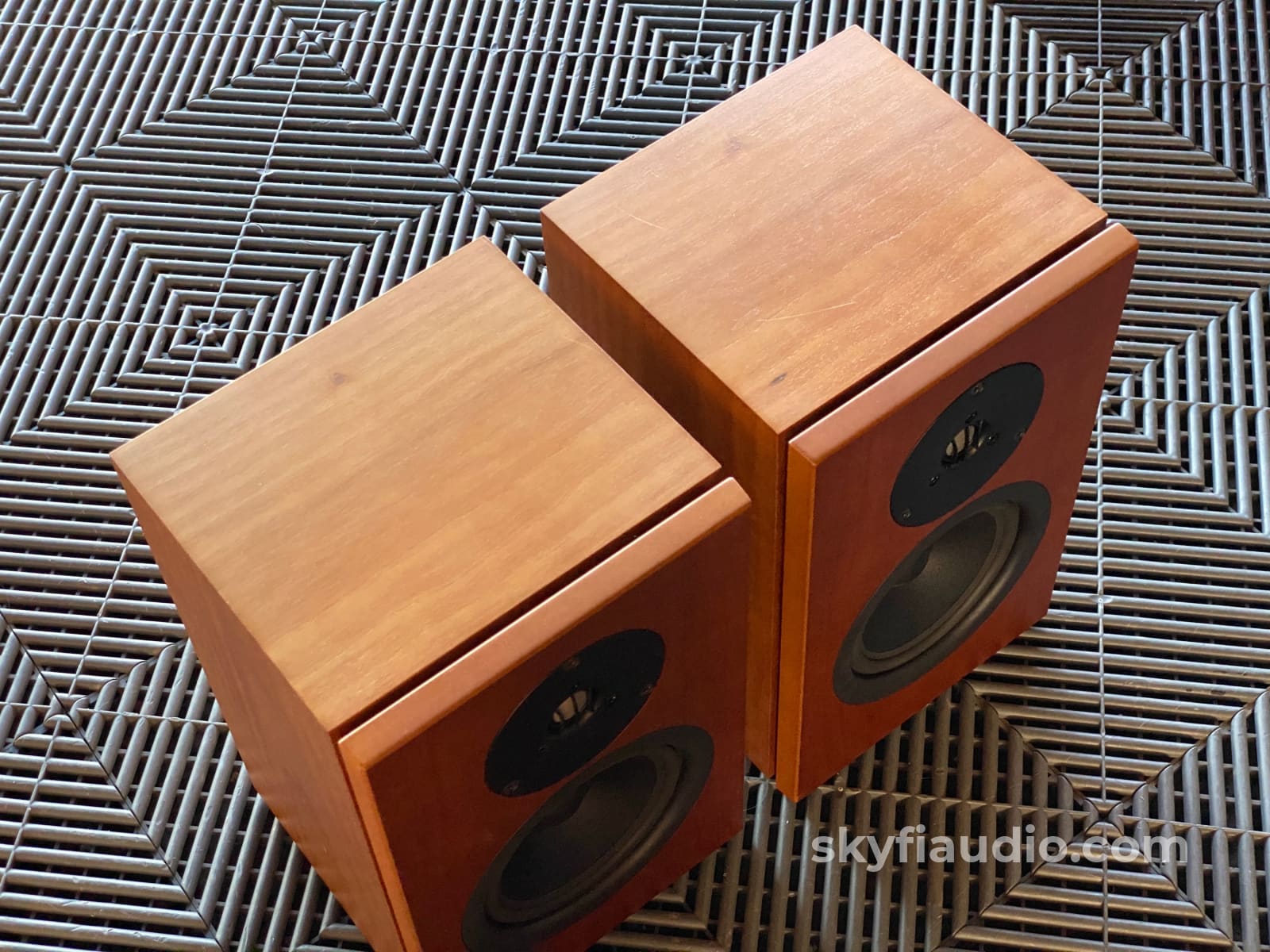 Linn Tukan Bookshelf Speakers In Teak - Made In The Uk