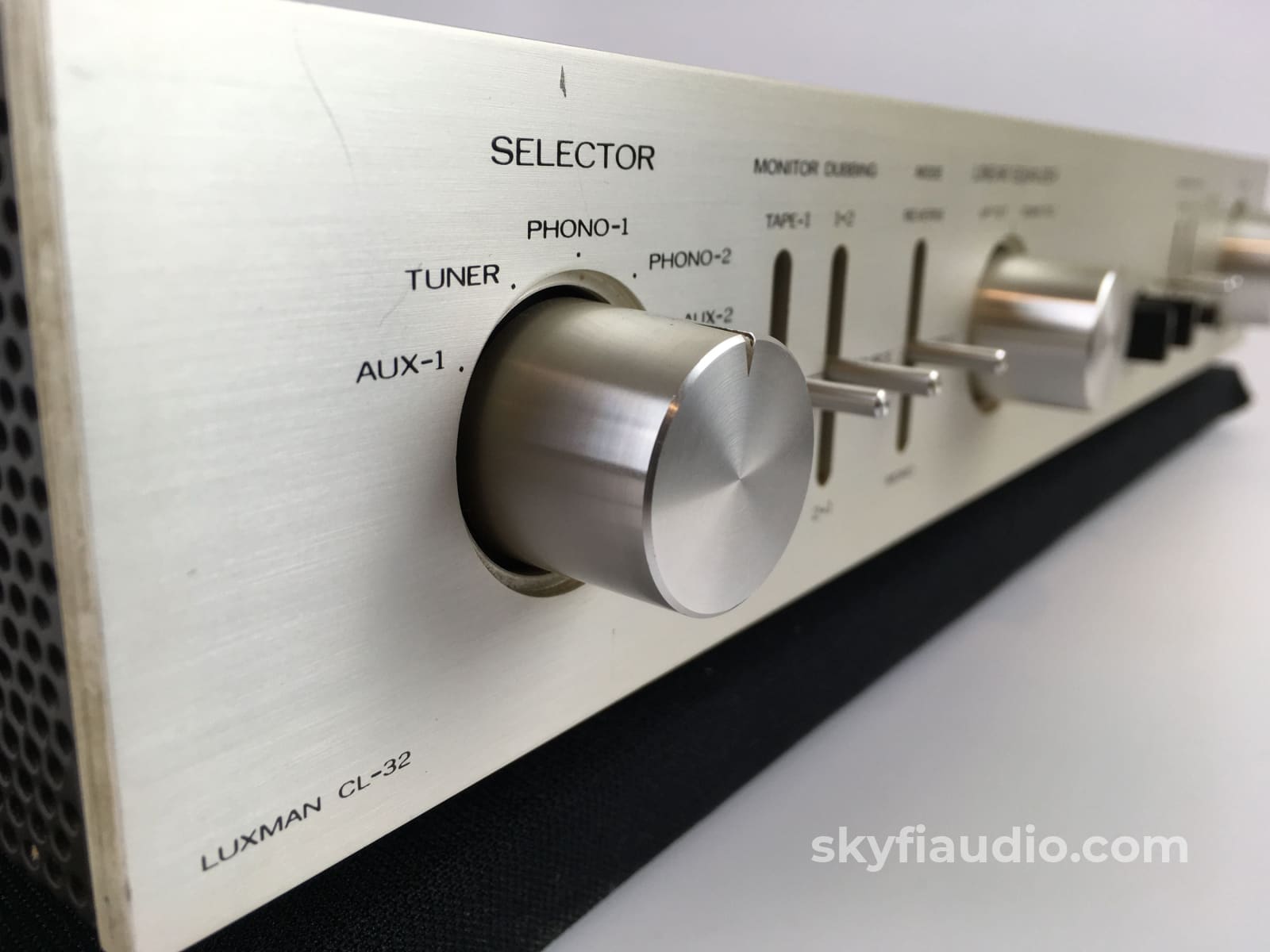 Luxman Cl-32 Tube Preamp With 2 Phono Inputs Preamplifier