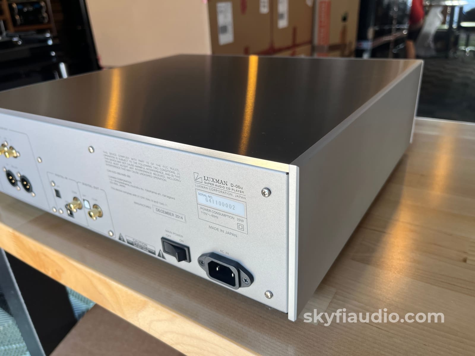 Luxman D-06U SACD Player - W/ Remote - CD + Digital