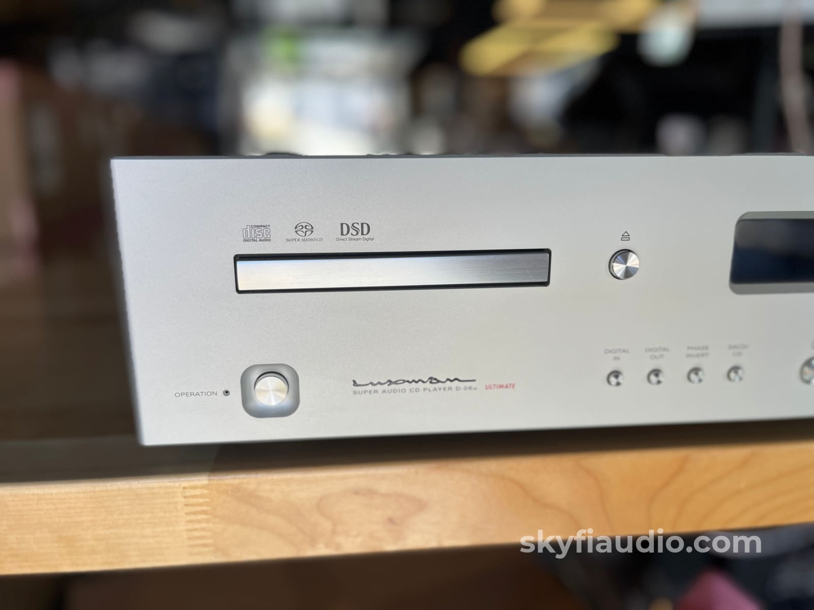 Luxman D-06U SACD Player - W/ Remote - CD + Digital
