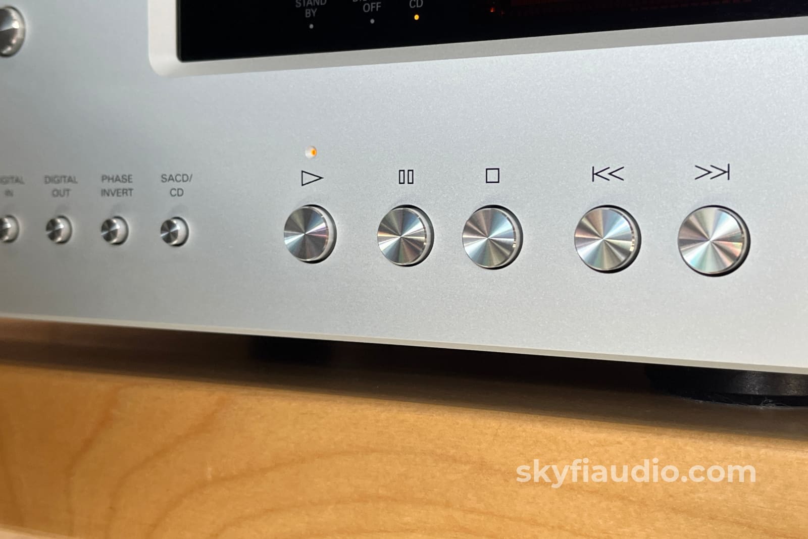 Luxman D-06U SACD Player - W/ Remote - CD + Digital