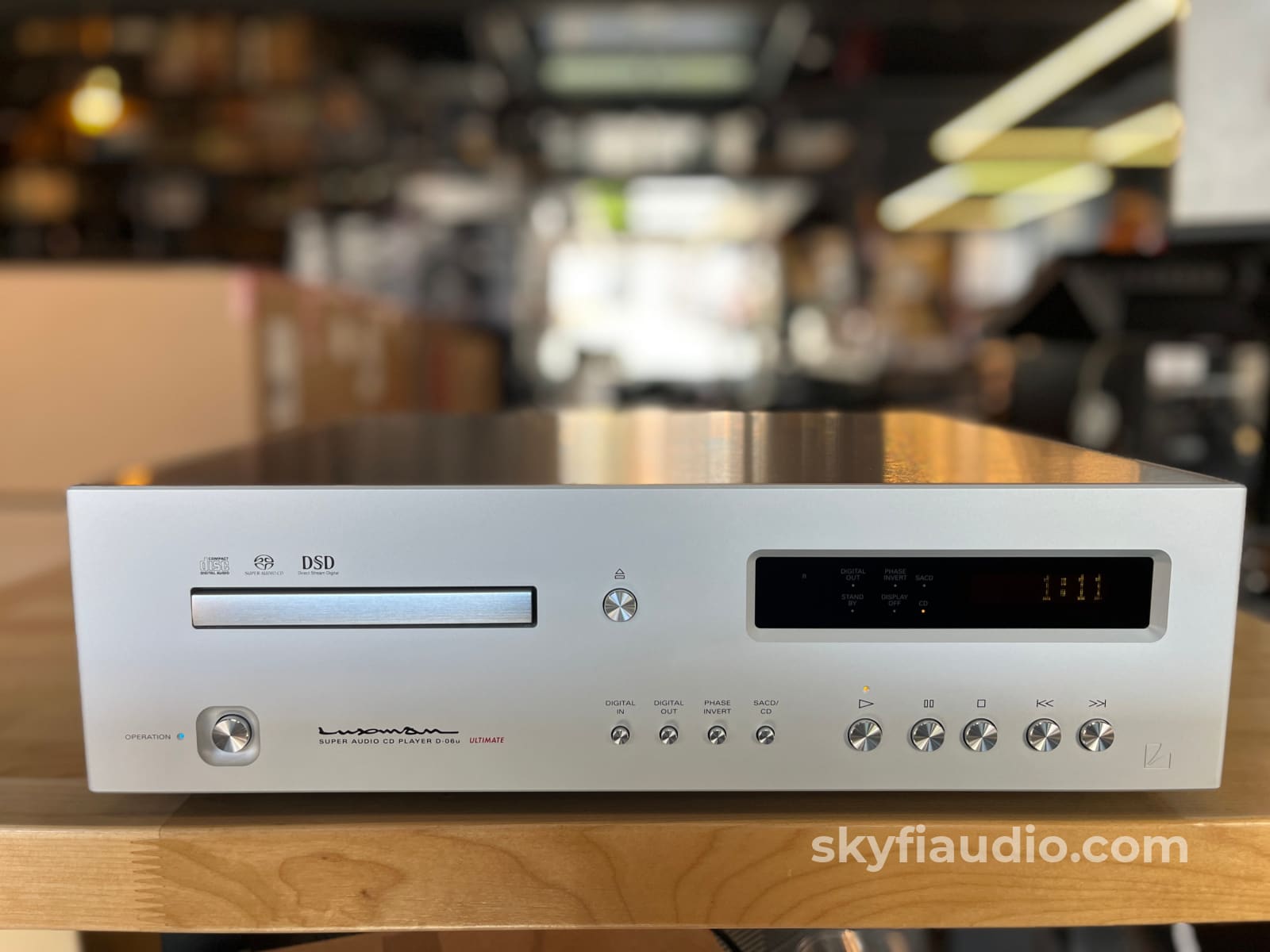 Luxman D-06U SACD Player - W/ Remote - CD + Digital