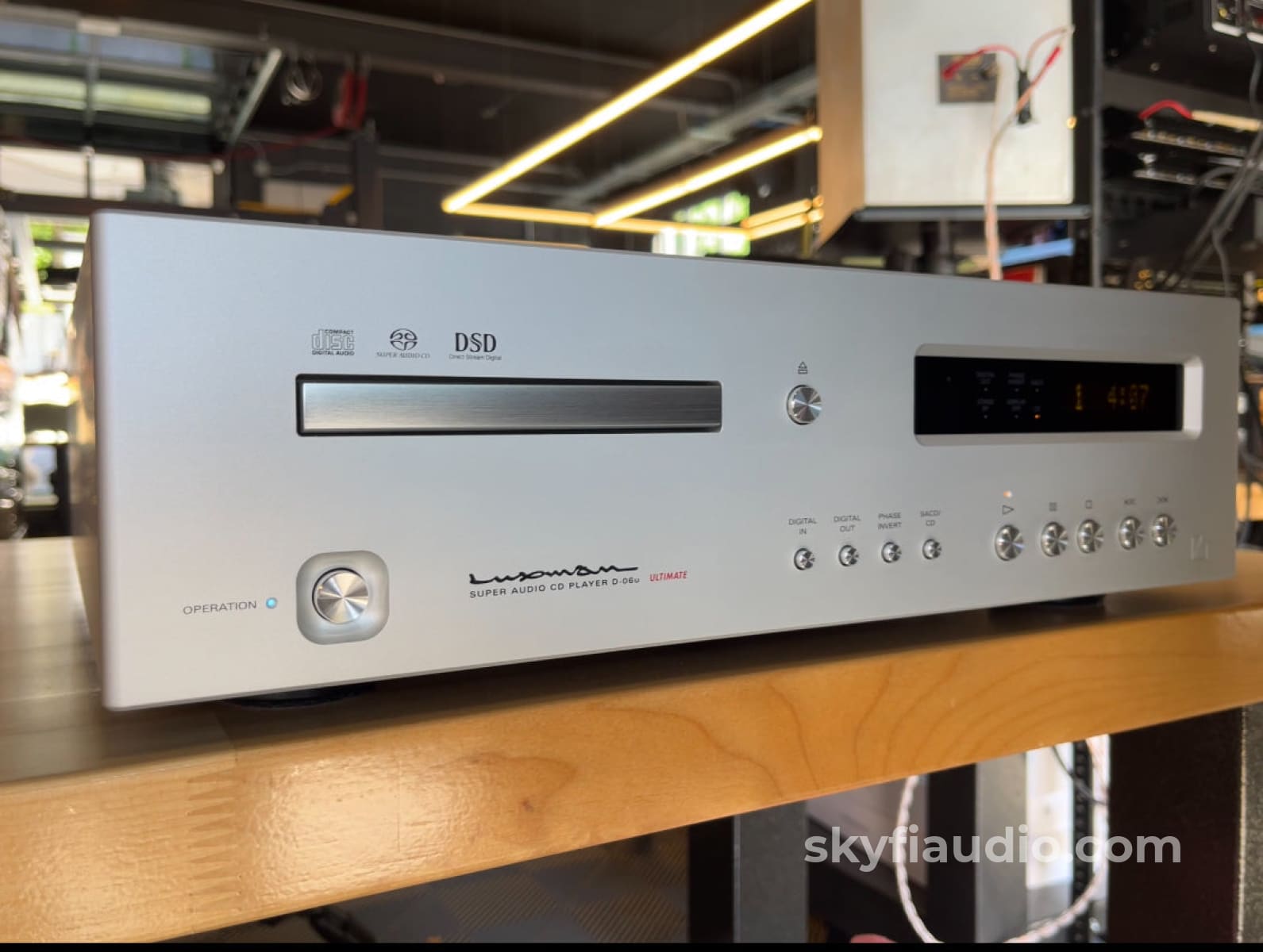 Luxman D-06U SACD Player - W/ Remote - CD + Digital