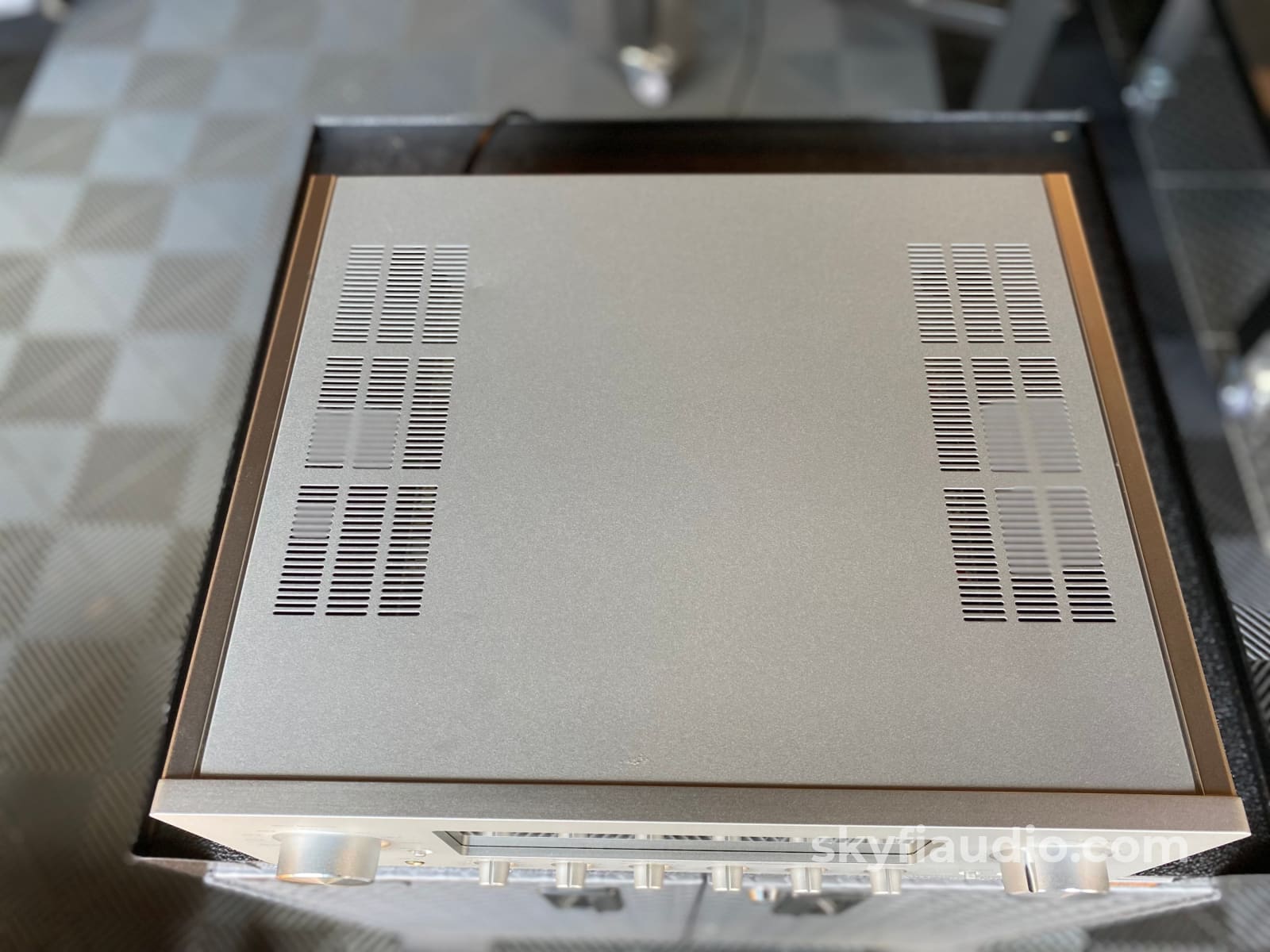Luxman L-505u Integrated Amplifier with Phono and Meters