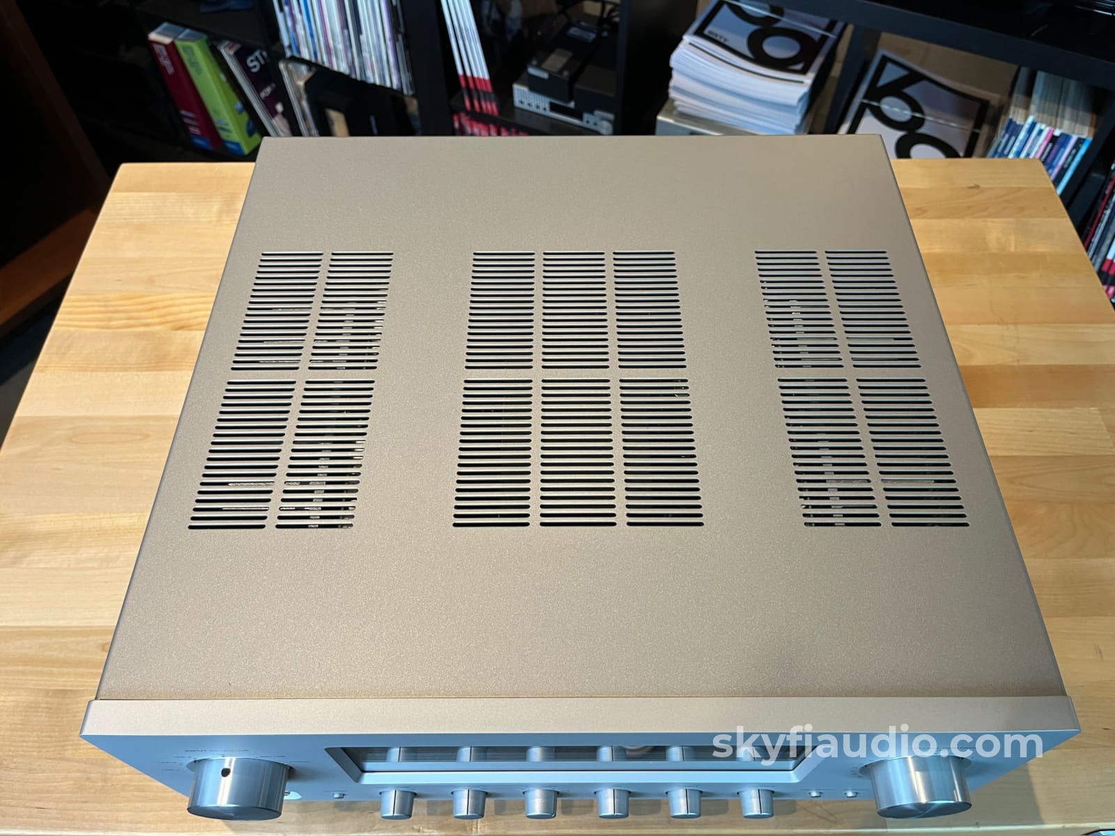 Luxman L-505uX Integrated Amplifier - 100 Watts W/ Remote - Amplifier