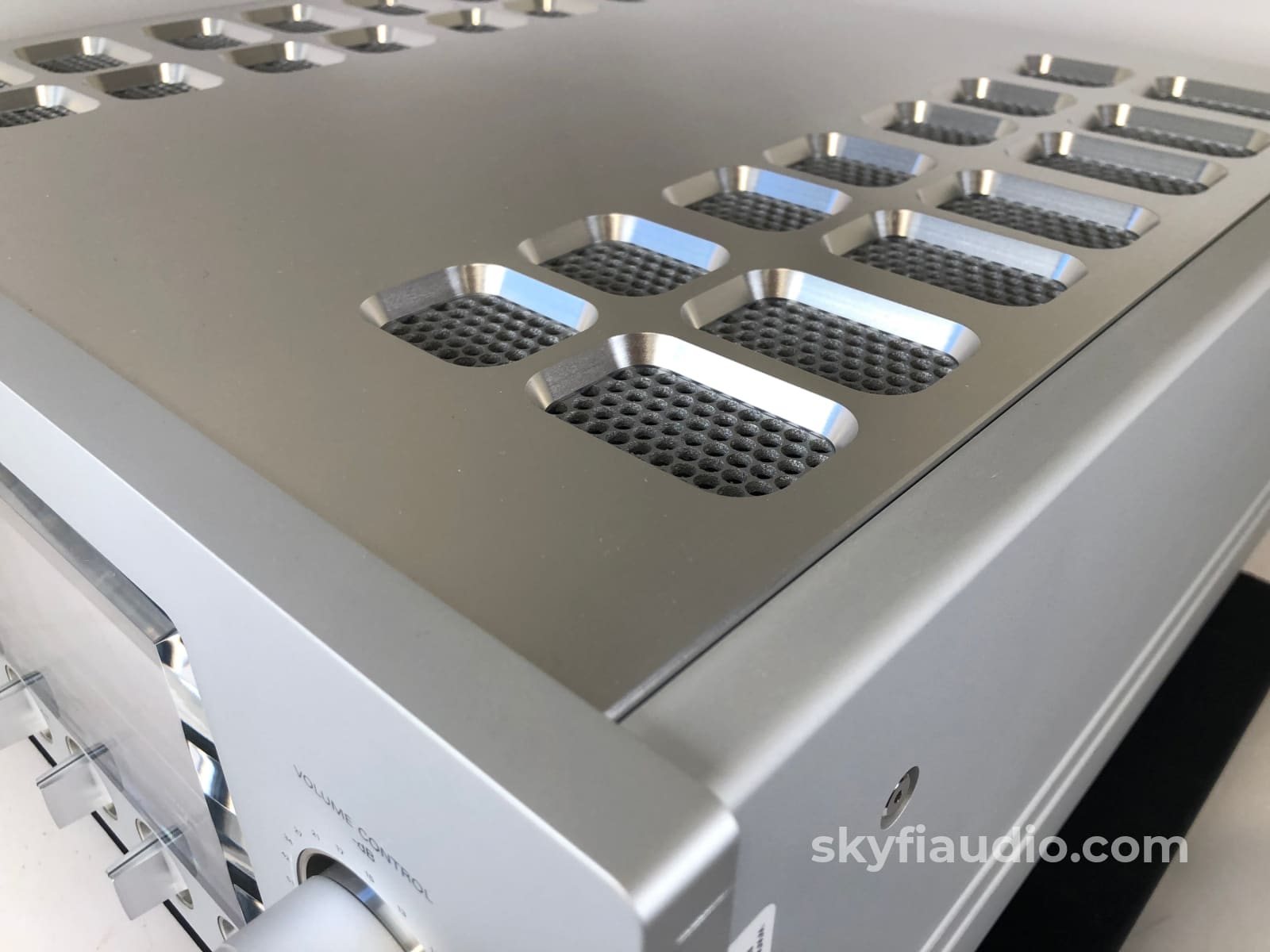 Luxman L-509X Integrated Amplifier With Phono - As New