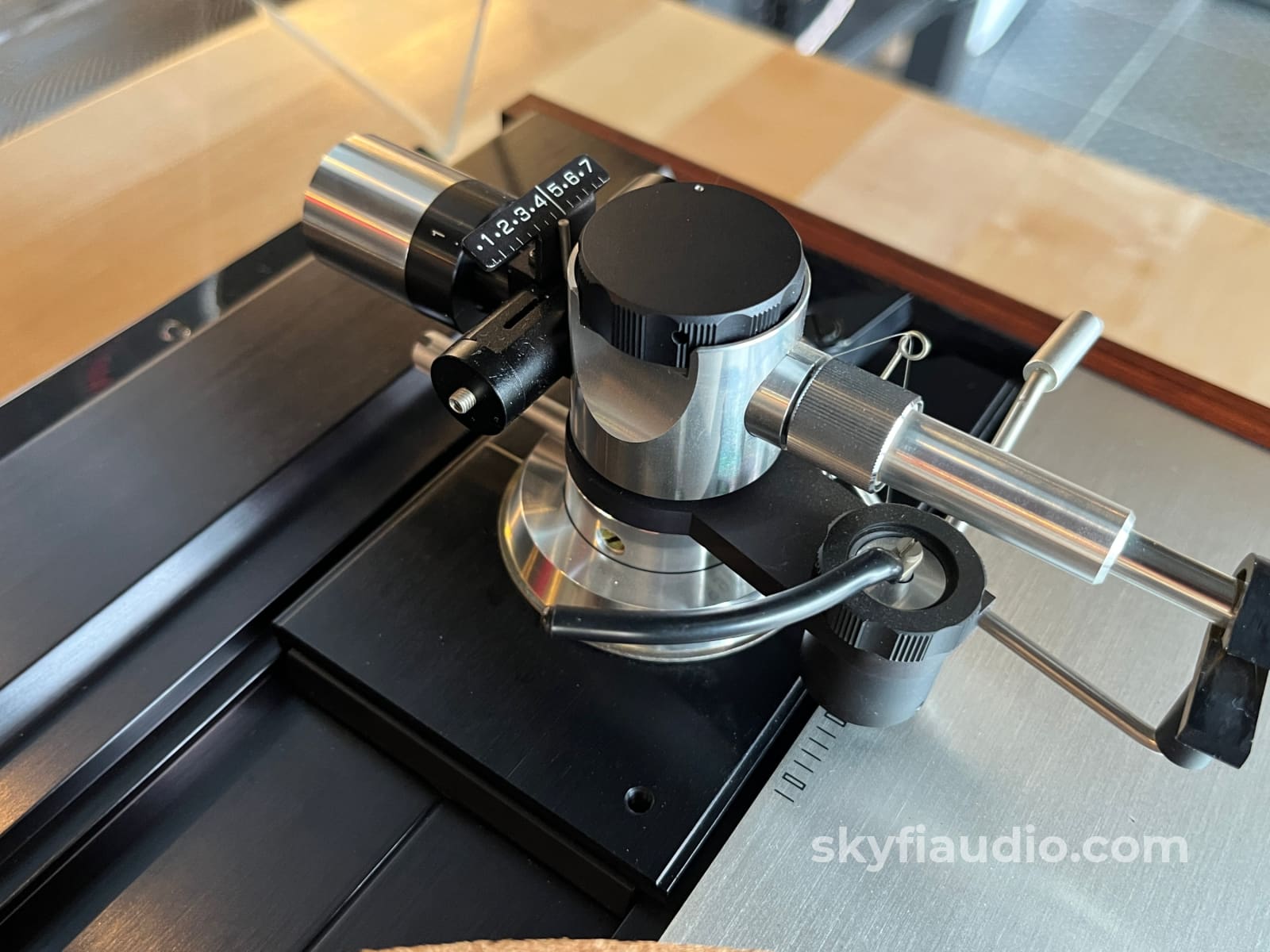 Luxman PD441 Vintage turntable - Direct Drive - W/ New Ortofon X40 Cartridge Turntable