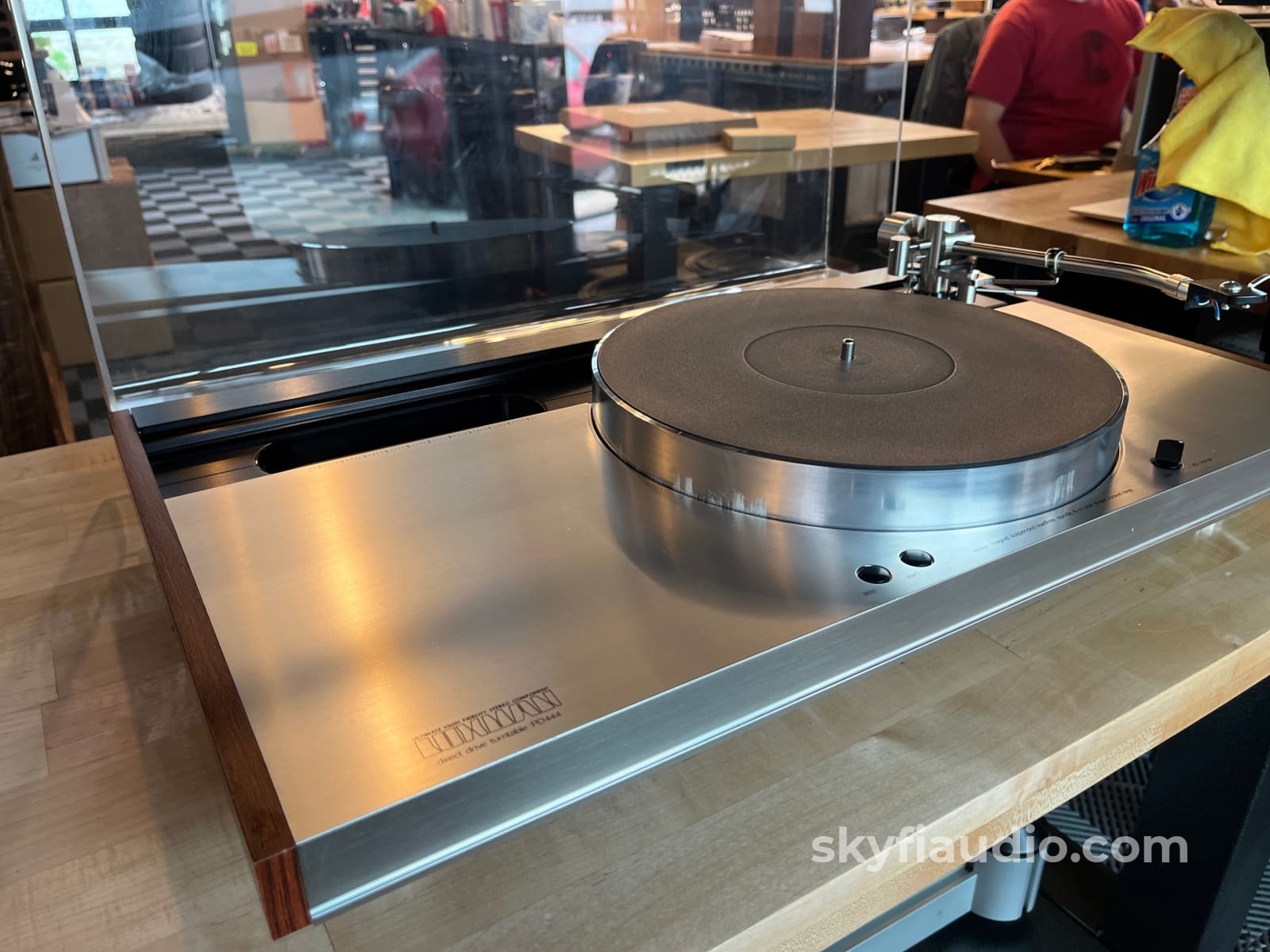 Luxman PD444 Vintage Turntable - W/ New Lyra Delos MC Cartridge