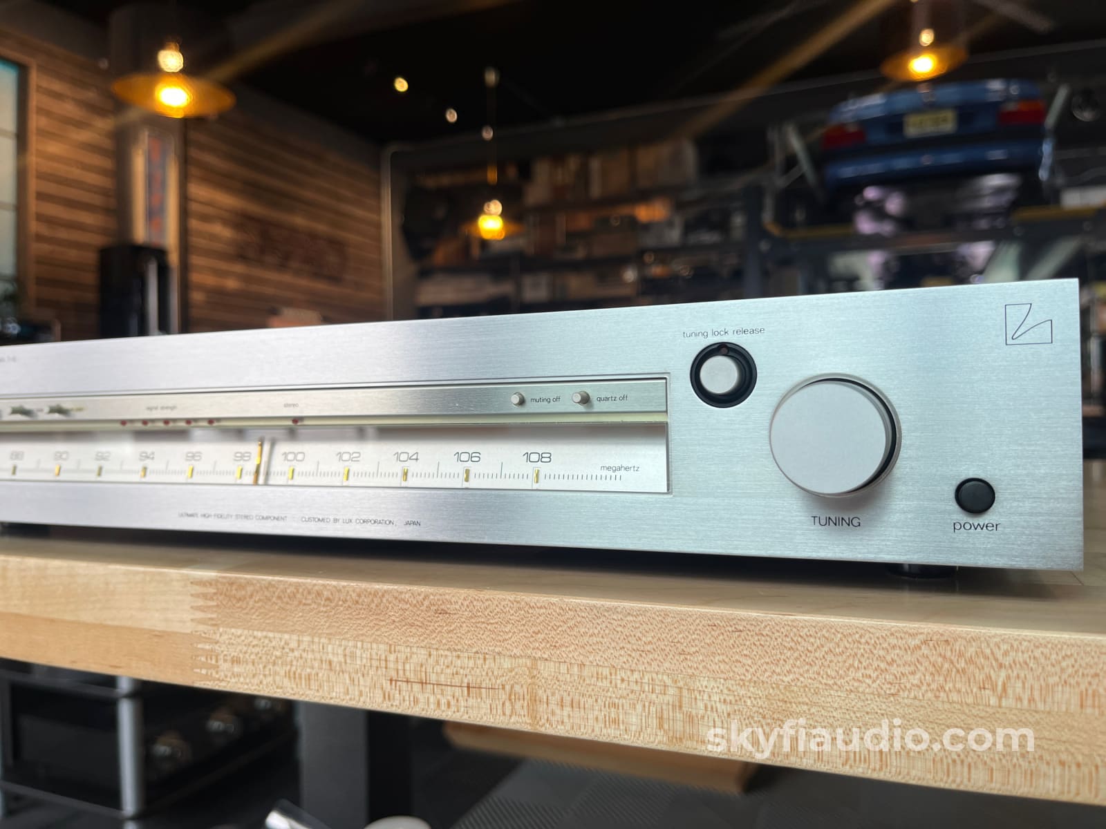 Luxman T-12 Vintage FM Tuner Tuner