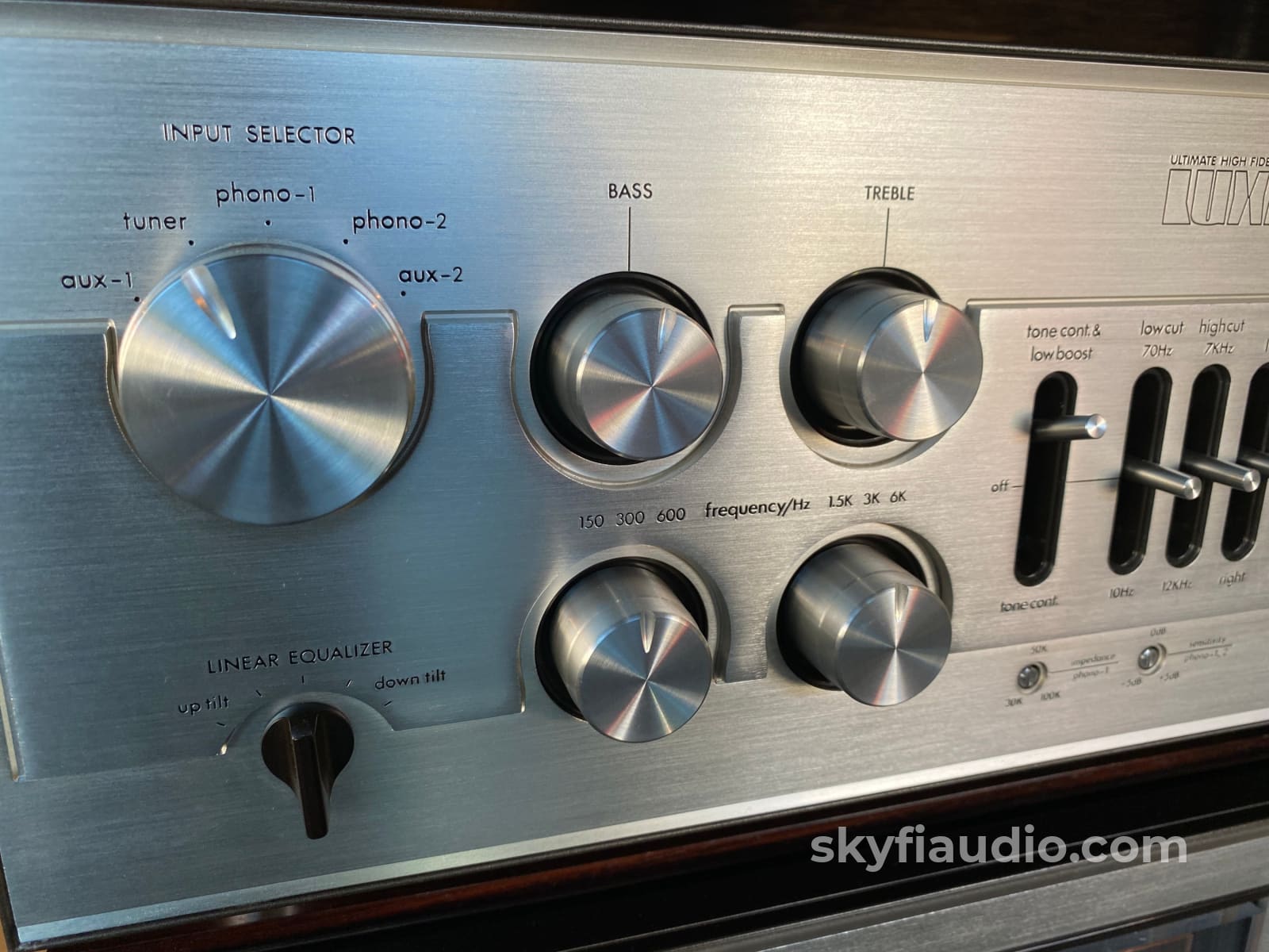 Luxman Vintage Stereo System - Amp Preamp And Tuner Skyfi Curated