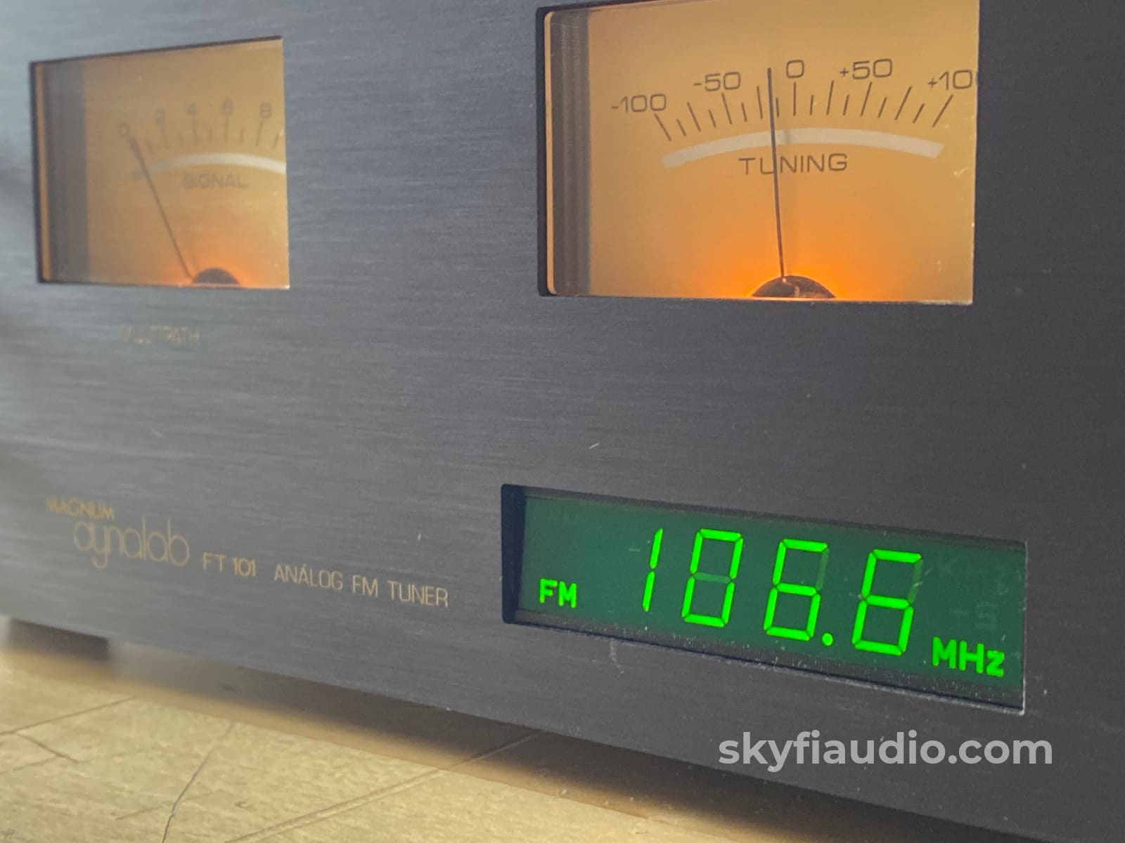 Magnum Dynalab Ft-101 Digital/Analog Reference Fm Tuner - Skyfi Top 5 Pick