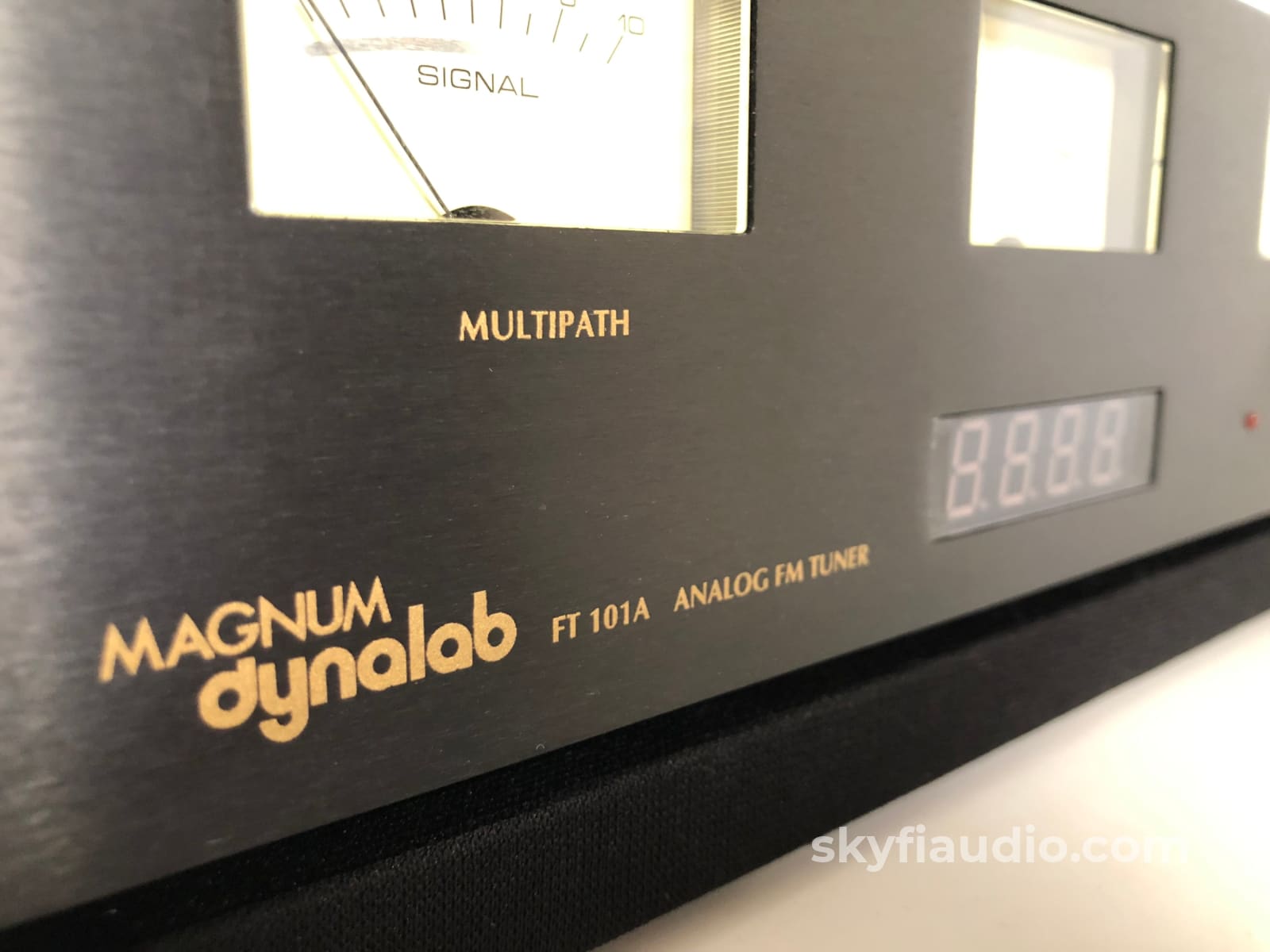 Magnum Dynalab Ft-101A Digital/Analog Reference Fm Tuner