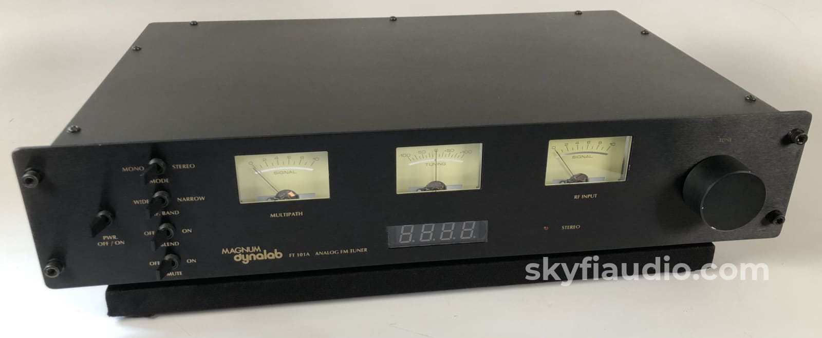 Magnum Dynalab Ft-101A Digital/Analog Reference Fm Tuner