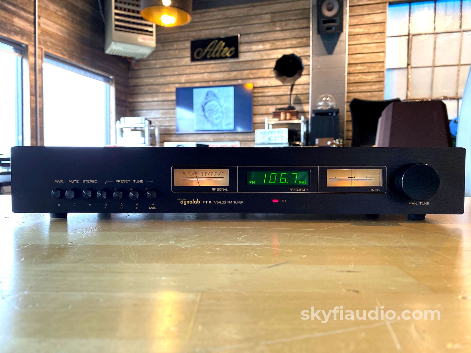 Magnum Dynalab Ft-11 Analog Fm Tuner