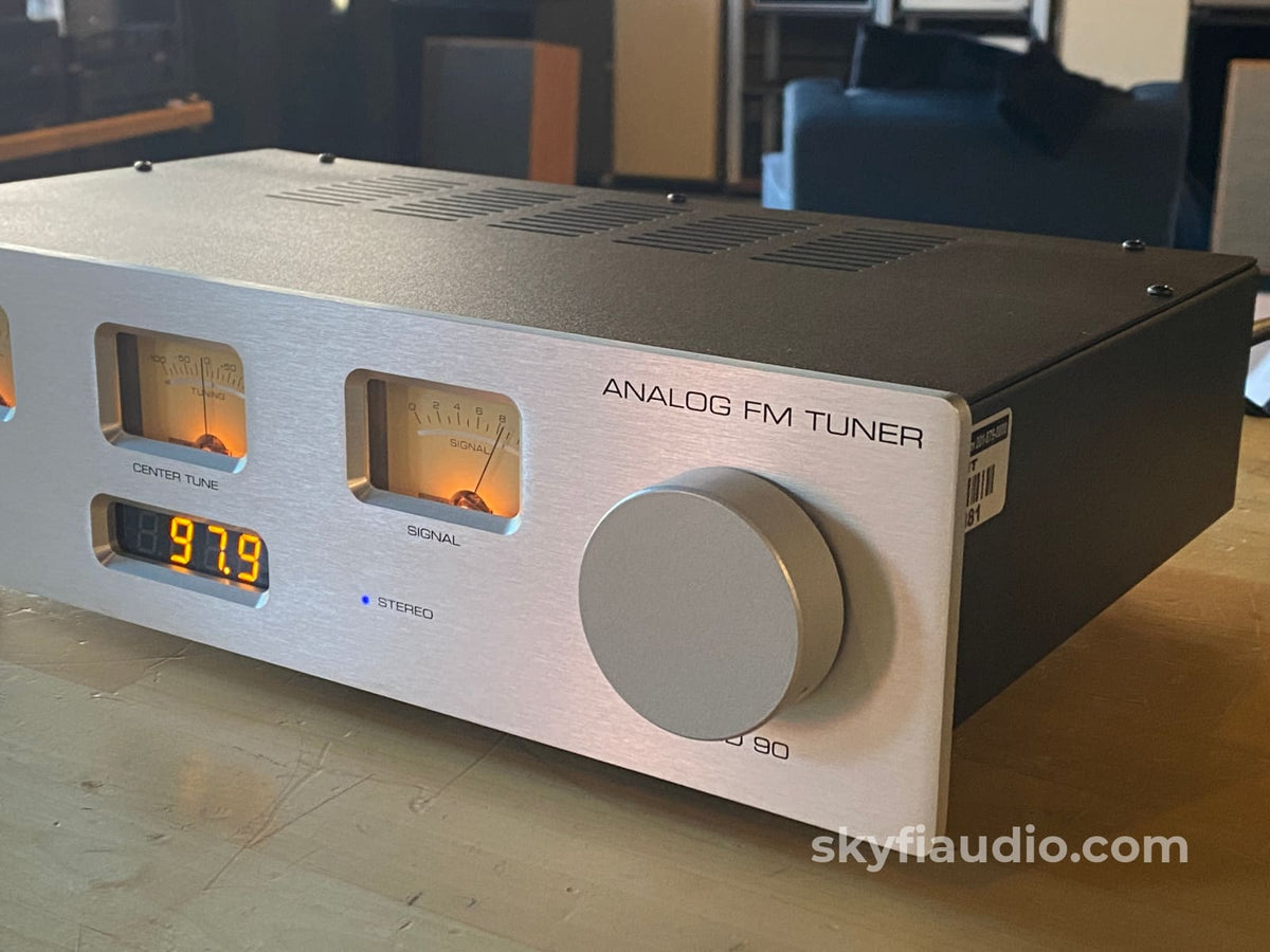 Magnum Dynalab Md90 Analogue Fm Tuner - Factory Serviced