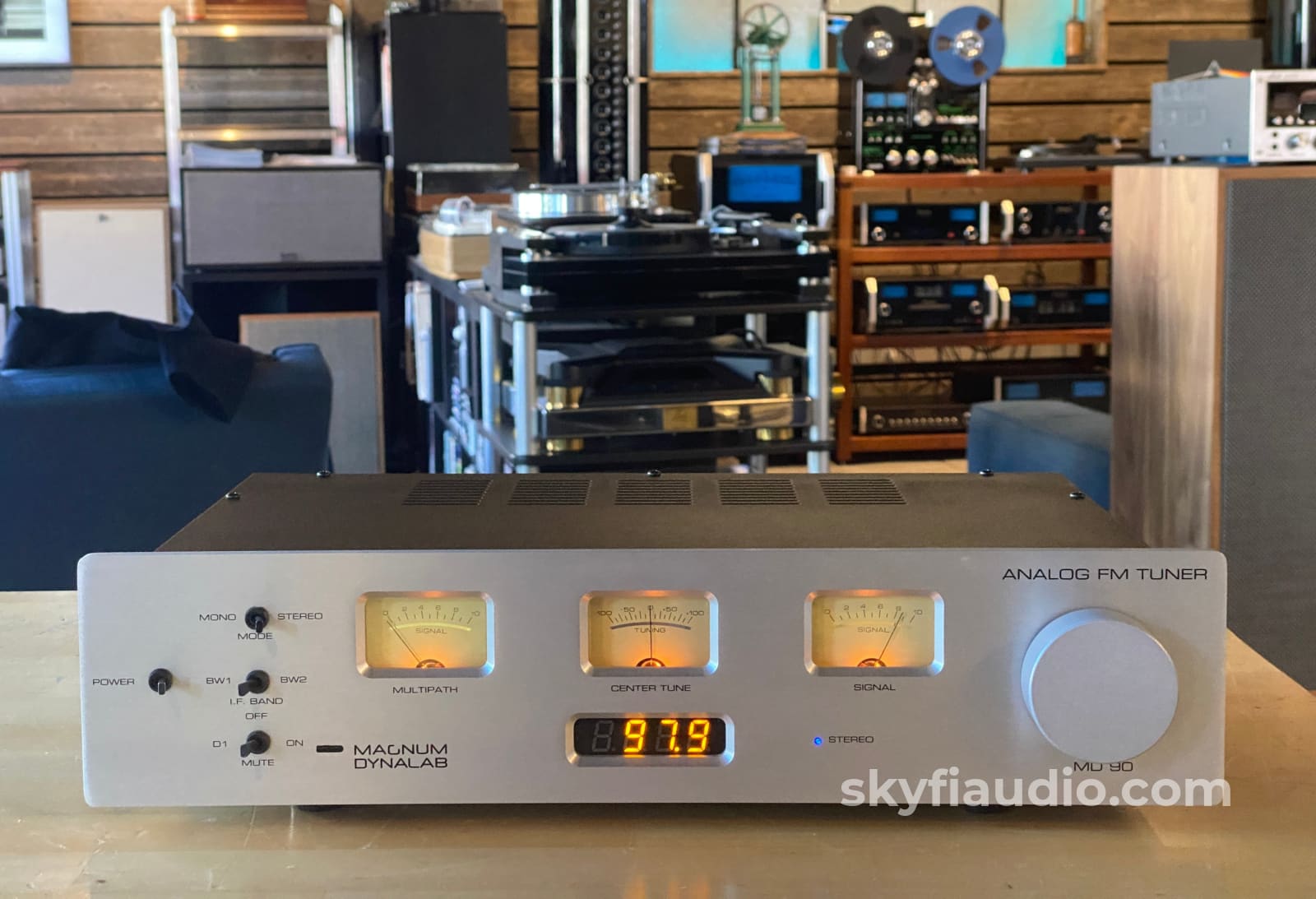 Magnum Dynalab Md90 Analogue Fm Tuner - Factory Serviced