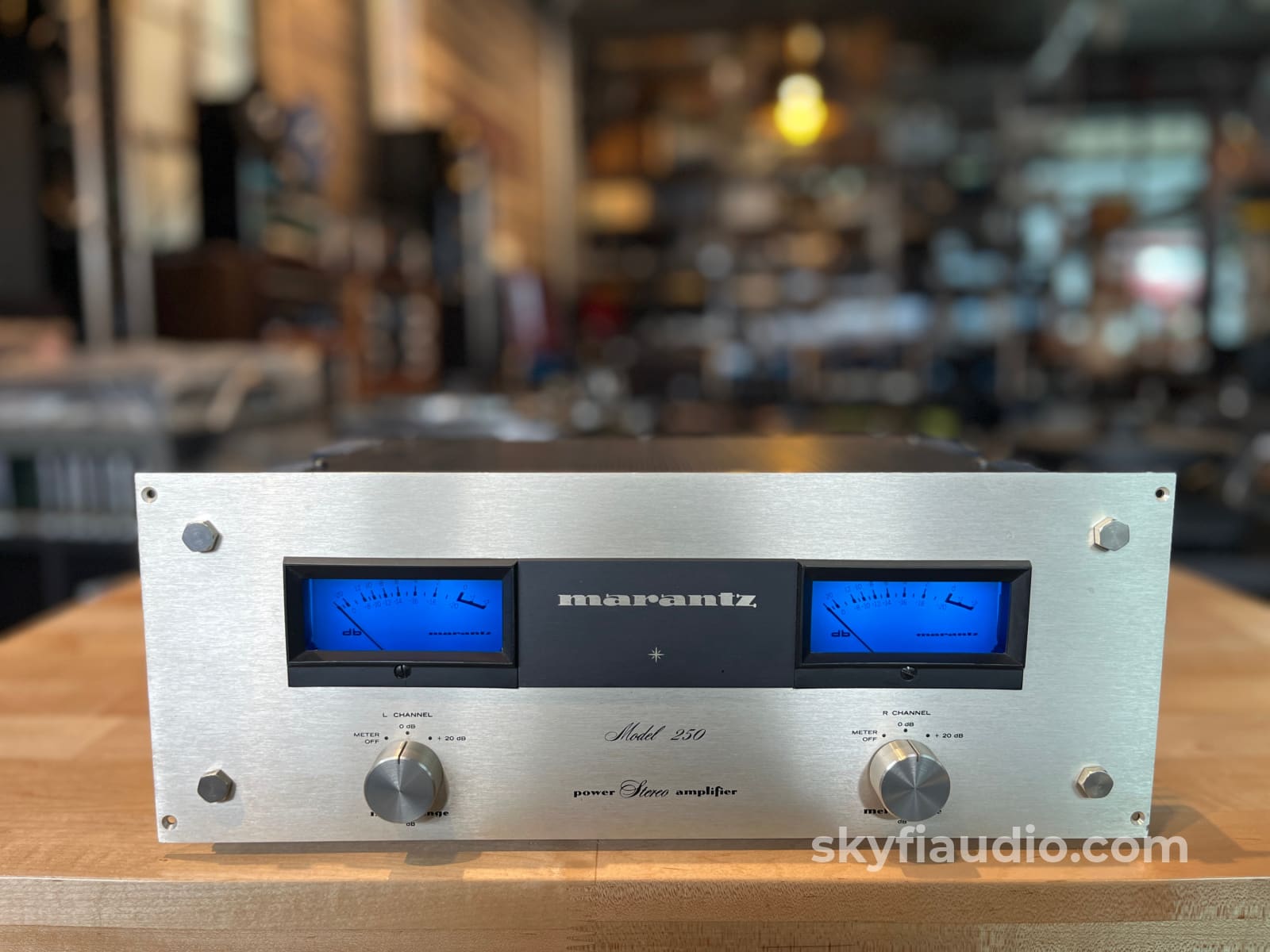 marantz-250-vintage-amplifier-