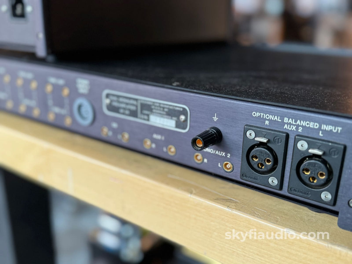 Mark Levinson No.26 Vintage Analog Preamp With Balanced Card And Power Supply (Pls-226) - Serviced
