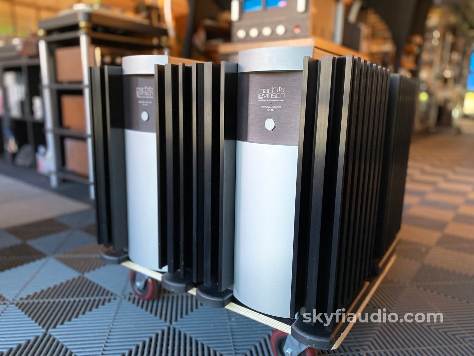 Mark Levinson No. 33H Monoblock Amplifiers