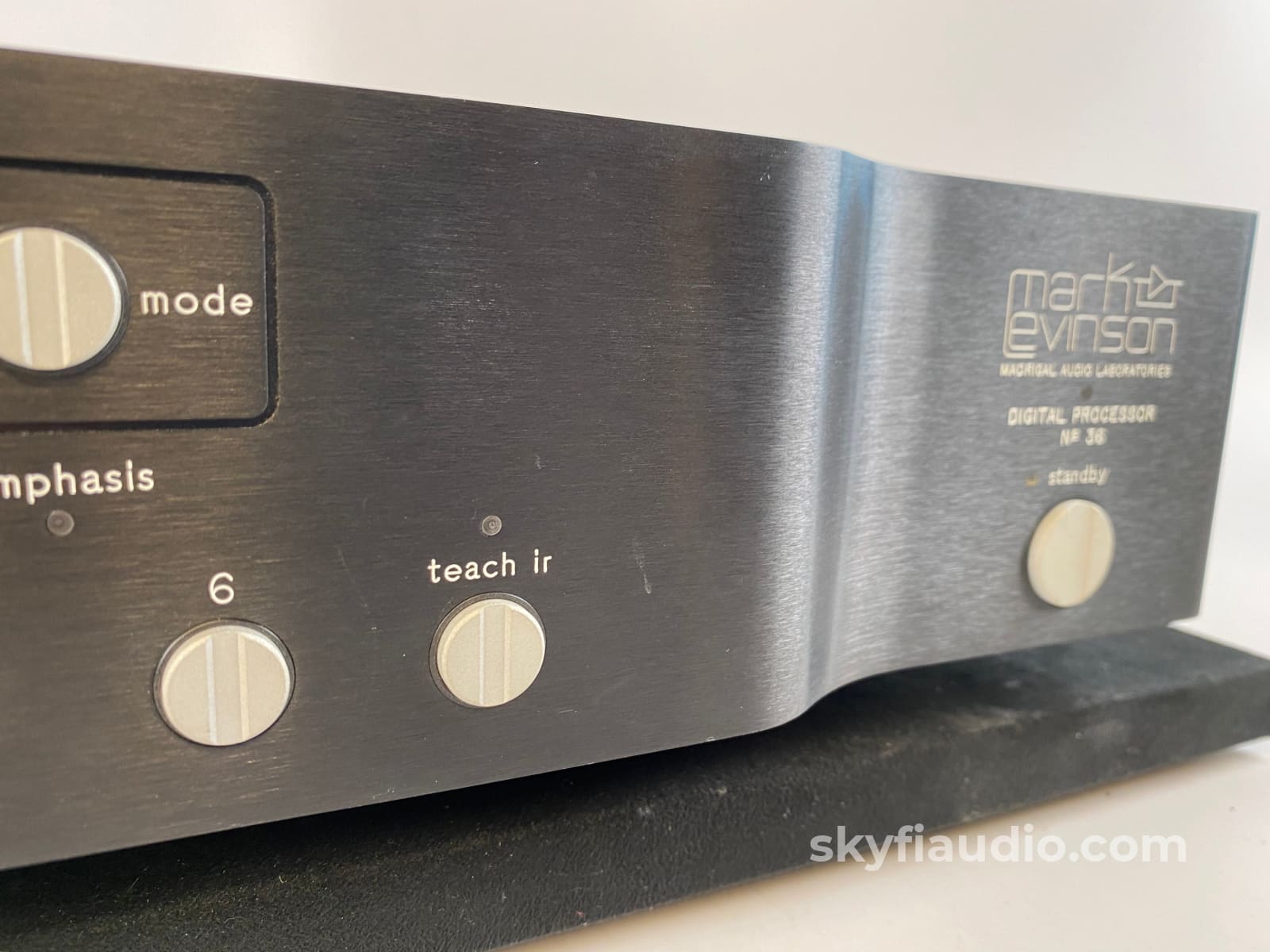 Mark Levinson No.360s DAC - 24-Bit, Quad Multibit, Burr-Brown PCM1704'