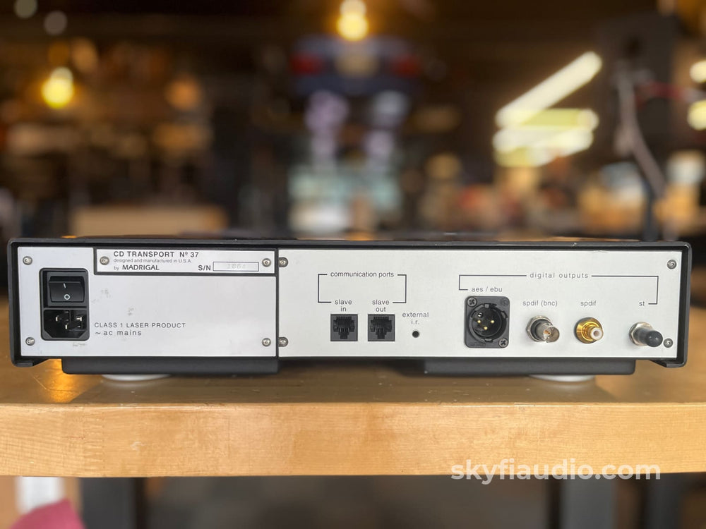 Mark Levinson No. 37 CD Transport - New Laser