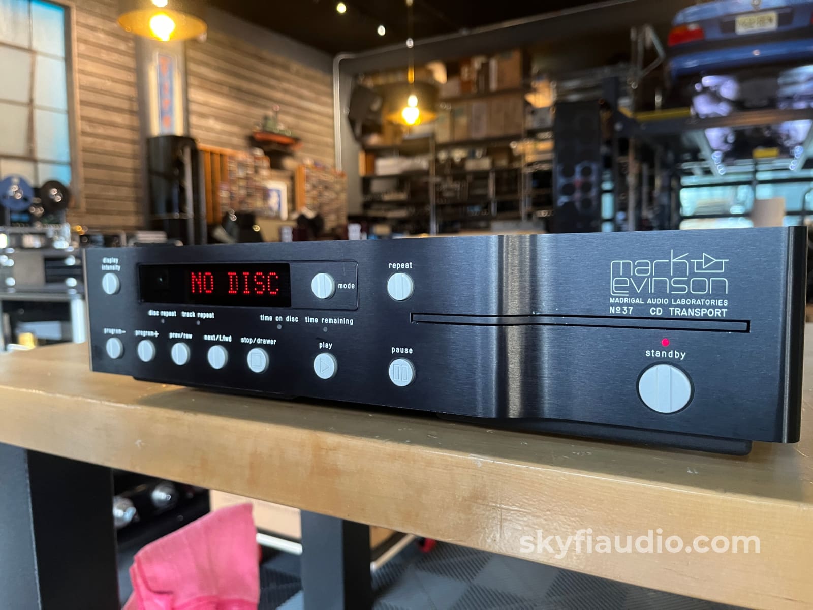 Mark Levinson No. 37 CD Transport - New Laser