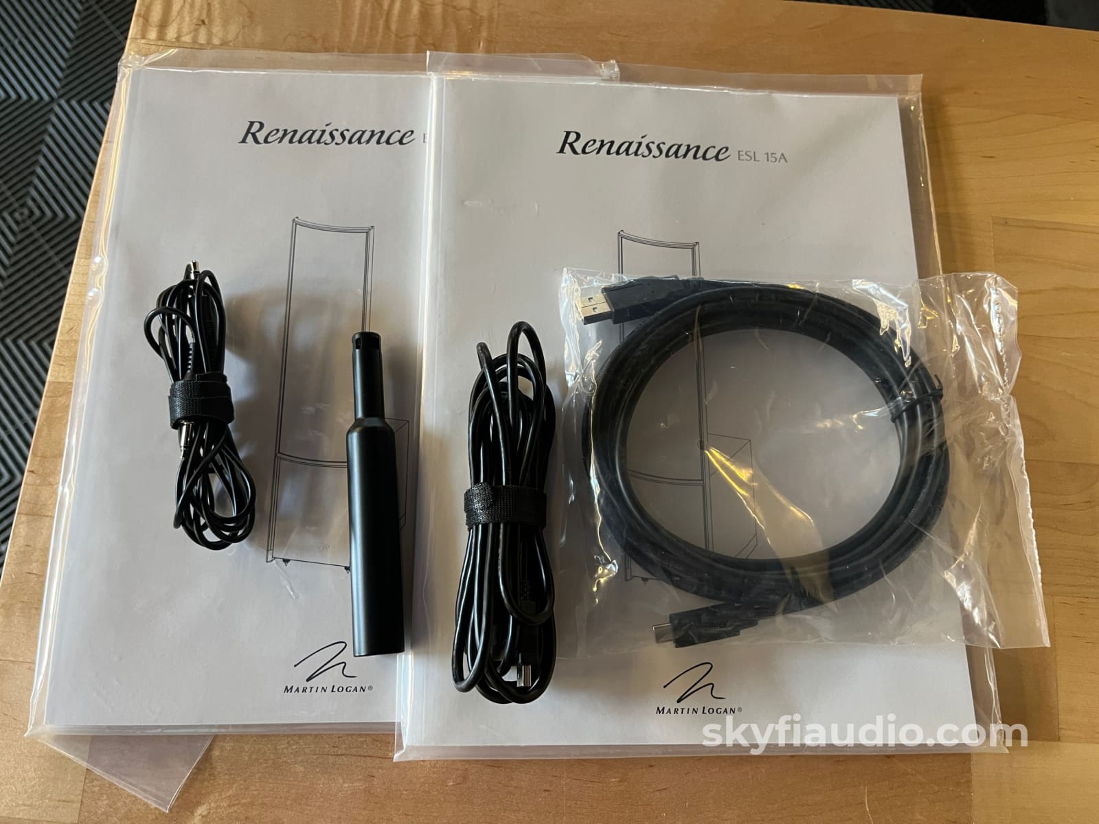 Martin Logan Renaissance ESL15A Loudspeakers - Hybrid Electrostatic - Gloss Black - Complete Kit Speakers