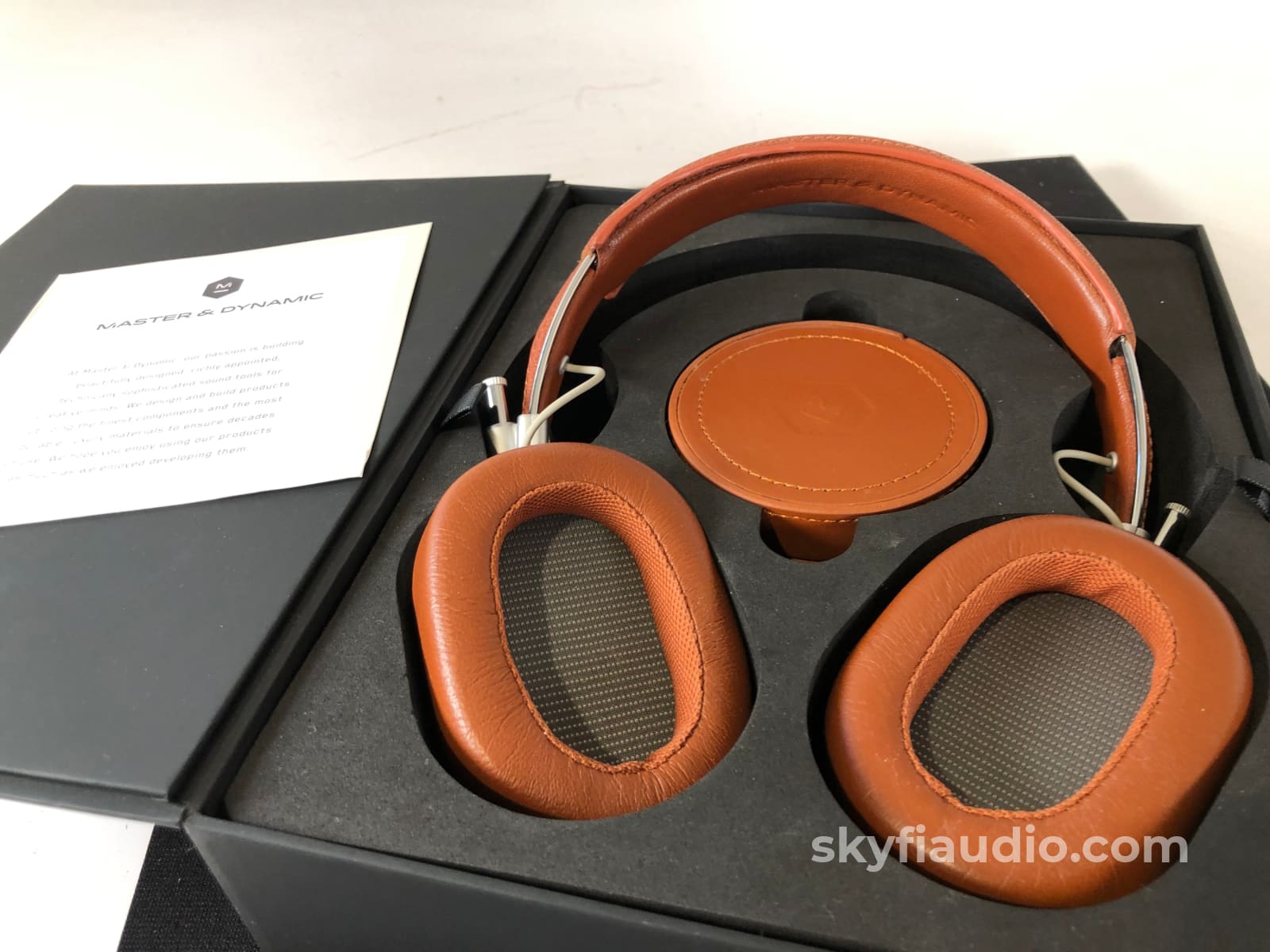 Master & Dynamic Mh40 Headphones In Fine Leather - New