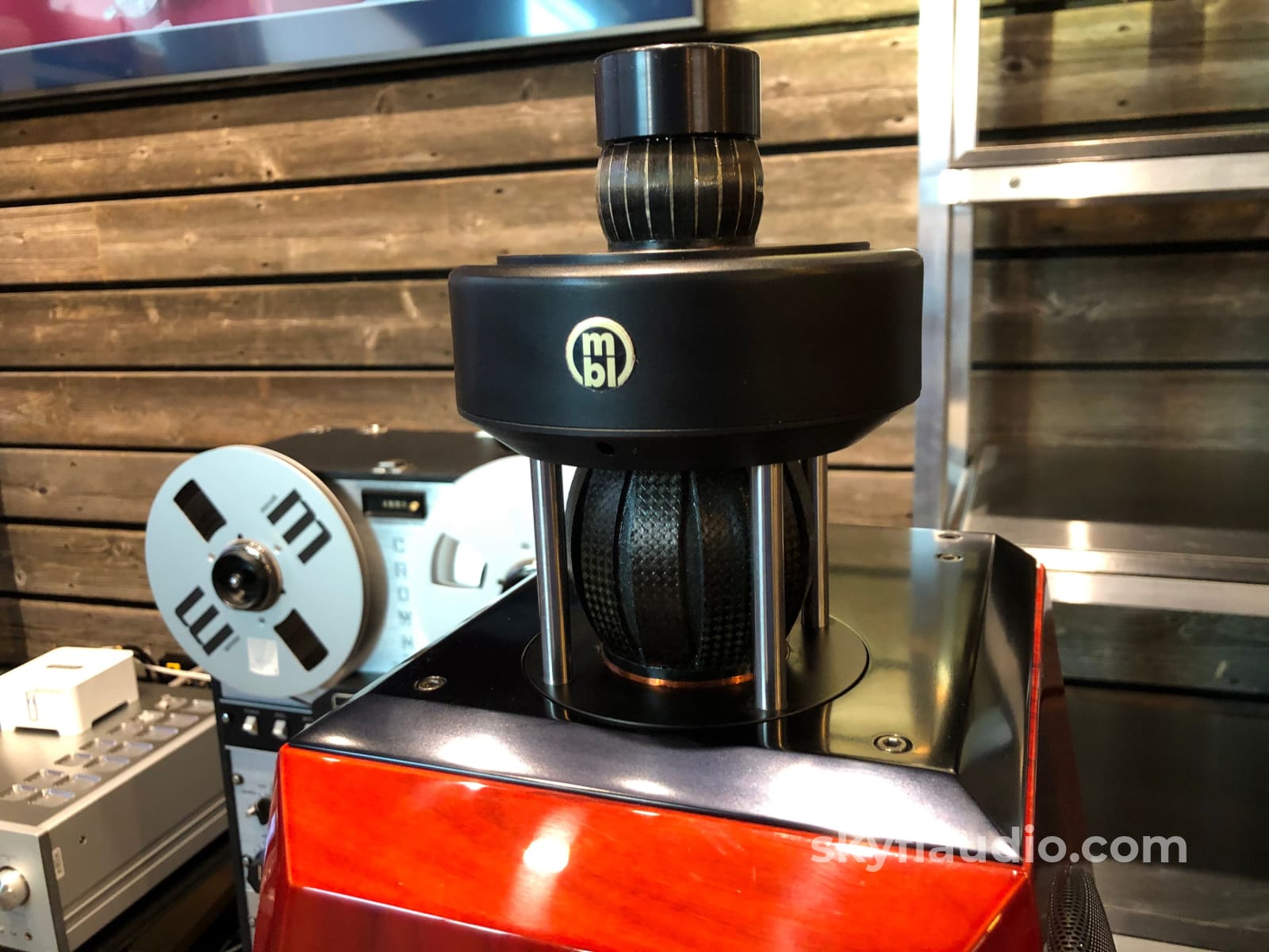 Mbl 121 Radialstrahler Speakers - With Stands And Crates