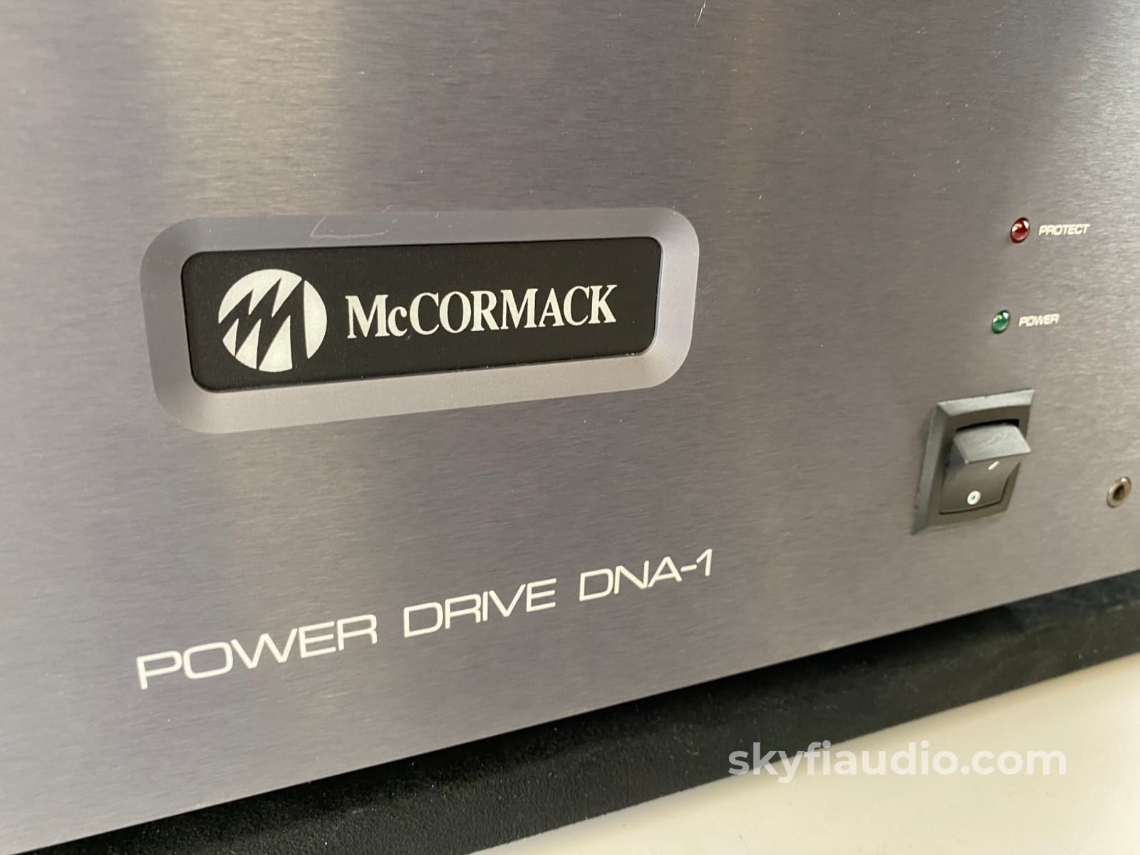 Mccormack Power Drive Dna-1 Amplifier