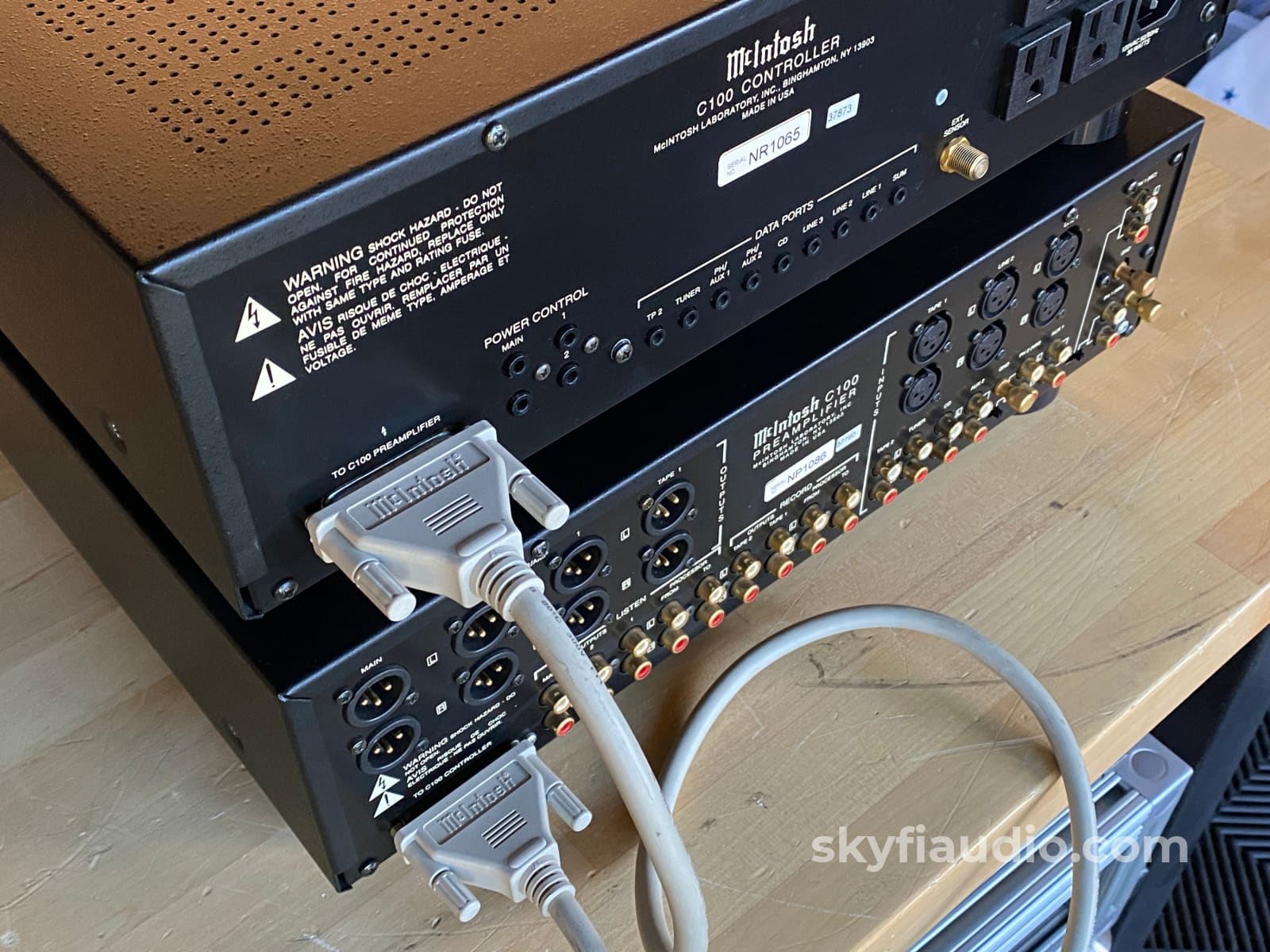 Mcintosh C100 Two Chassis Analog Preamp With Superb Phono Section Preamplifier